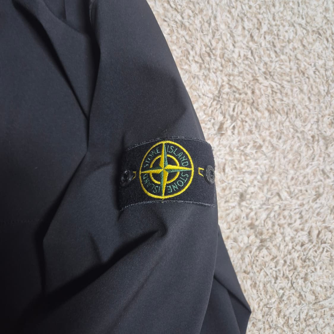 21시즌 스톤아일랜드 라이트소프트쉘  상품이미지2