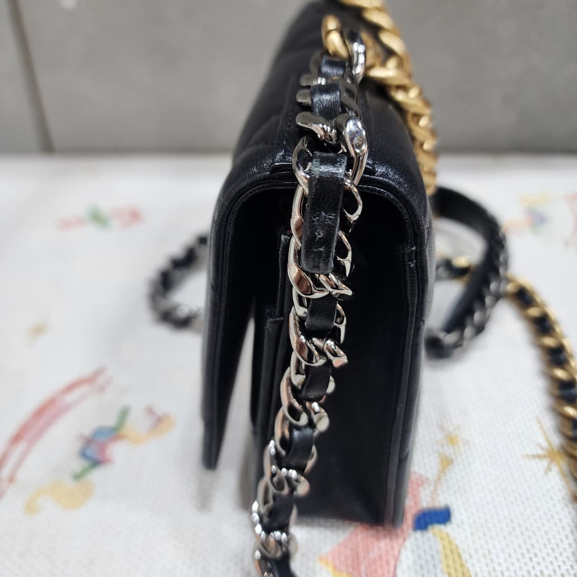 샤넬 19백 WOC 램스킨  내장칩 상품이미지8