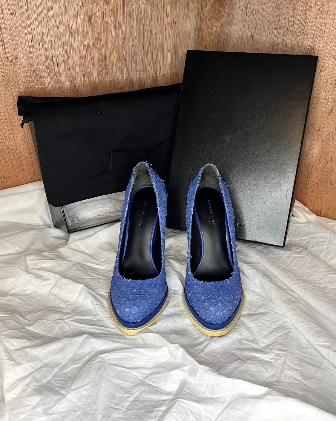 알렉산더왕 블루 파이썬 스틸레토 펌프스 상품이미지3