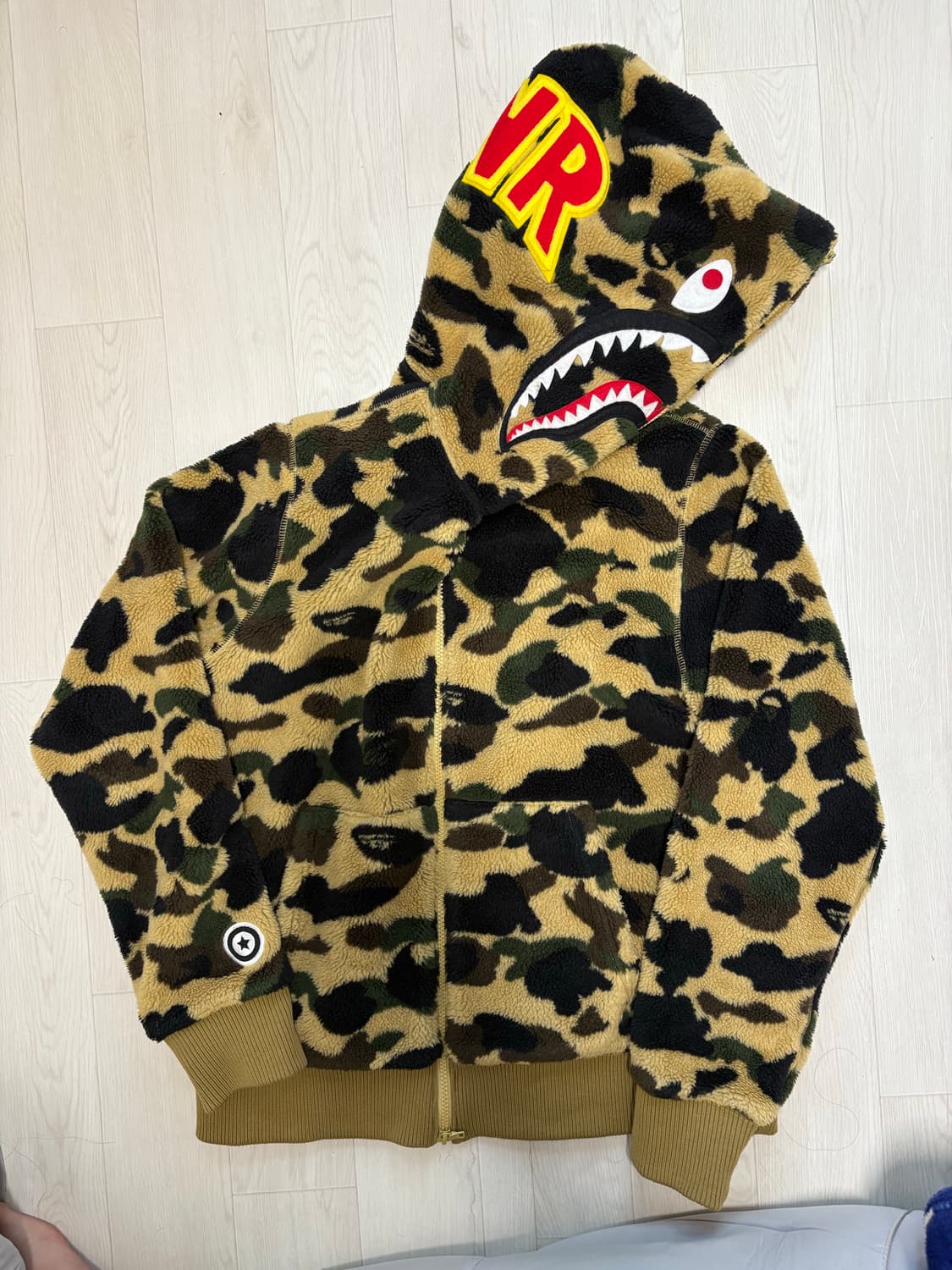 베이프 황계 샤크후드집업 보아털 L 판매합니다 상품이미지2