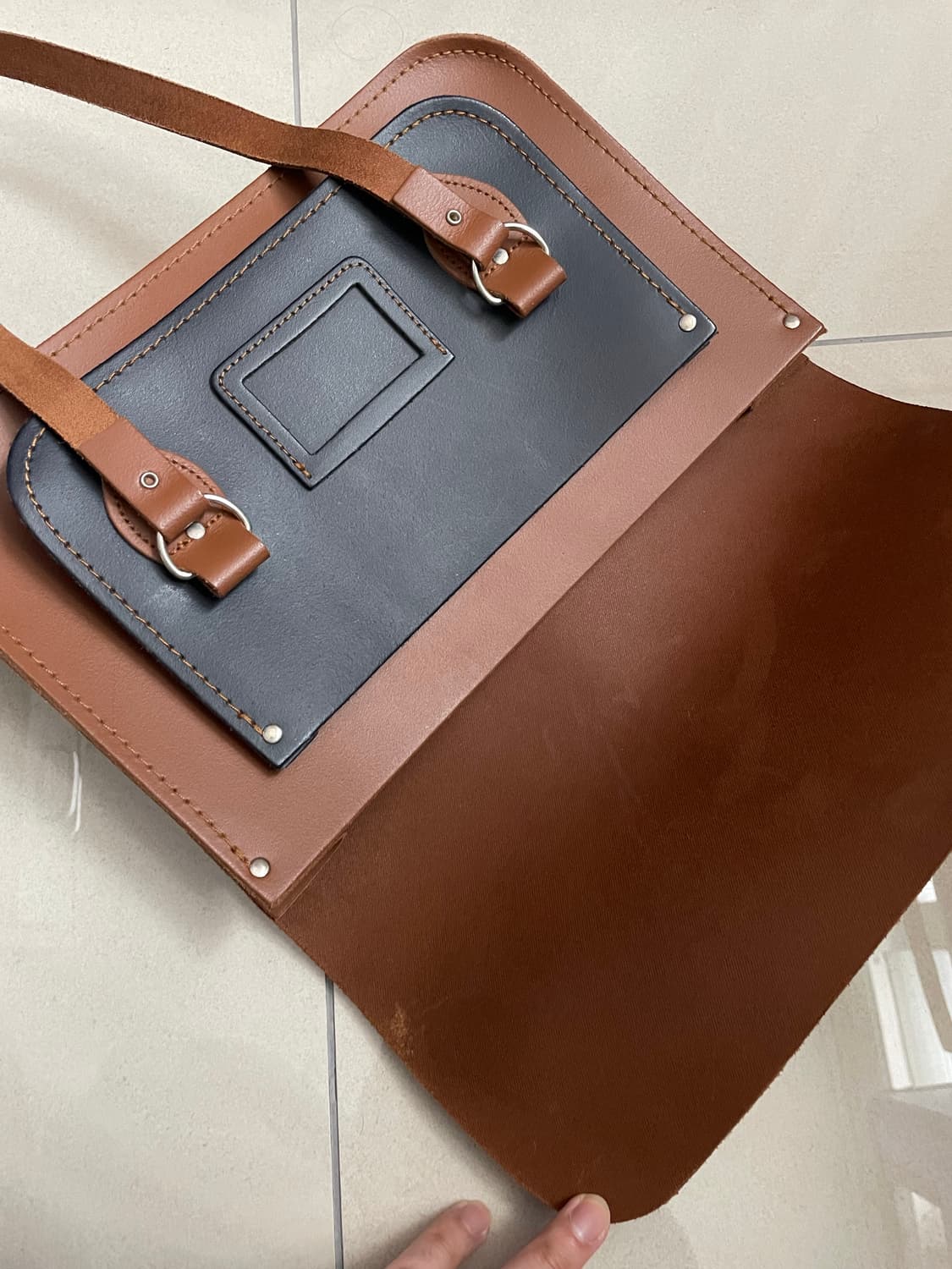 꼼데가르송 브라운 사첼백 상품이미지4