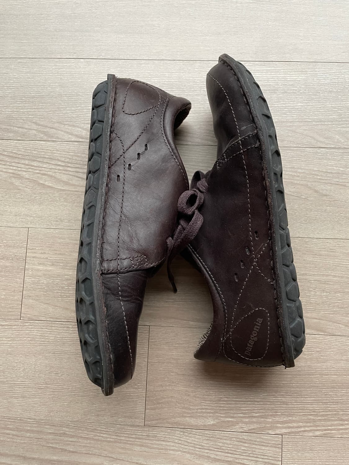 파타고니아 loulu 룰루 레더 슈즈 벨벳 브라운 상품이미지5