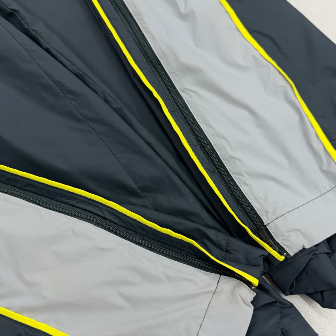 나이키 00s 스우시 올드스쿨 와이드 바람막이 트랙팬츠 상품이미지5