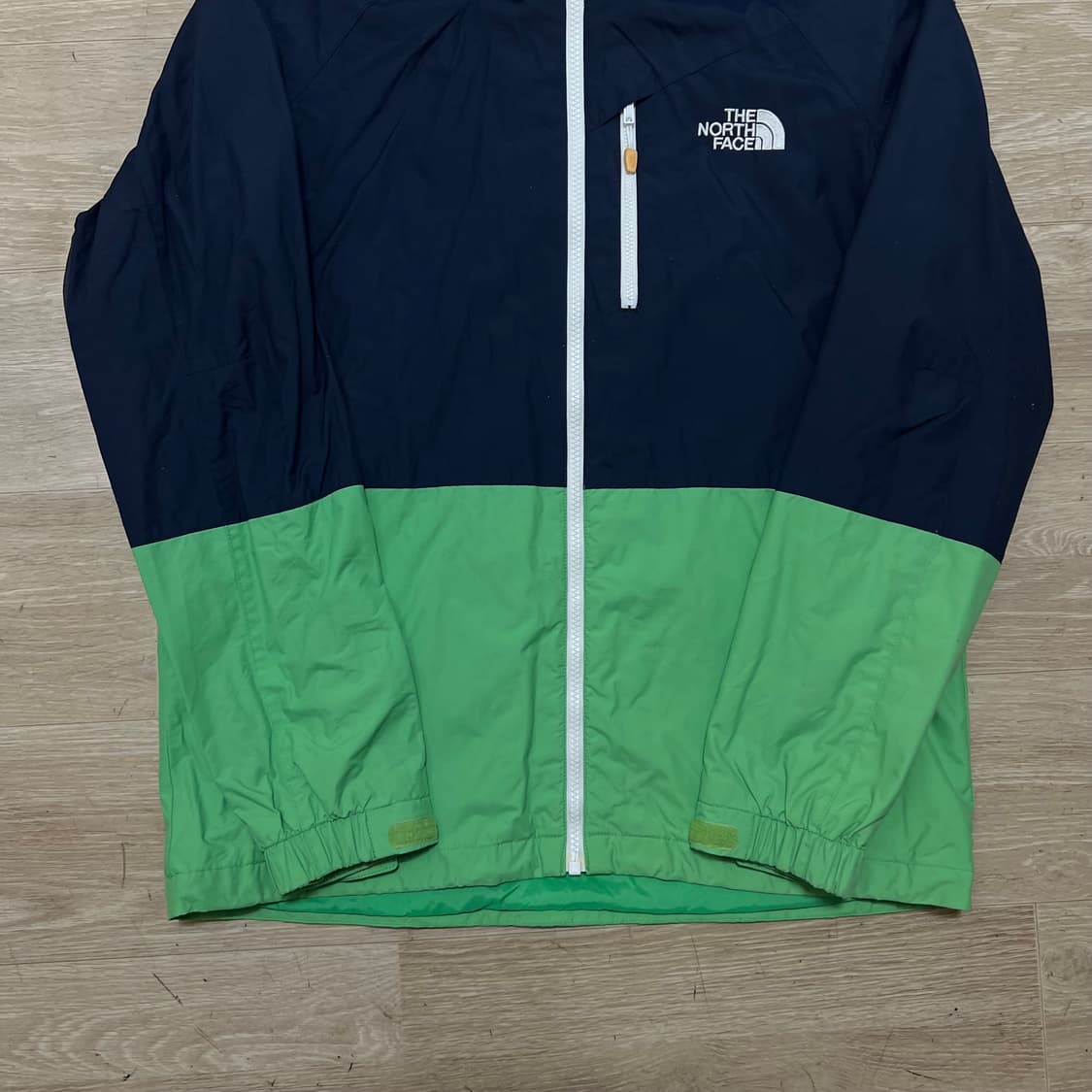 노스페이스 로고 투톤 배색 바람막이 후드자켓 [그린] M/95 상품이미지3