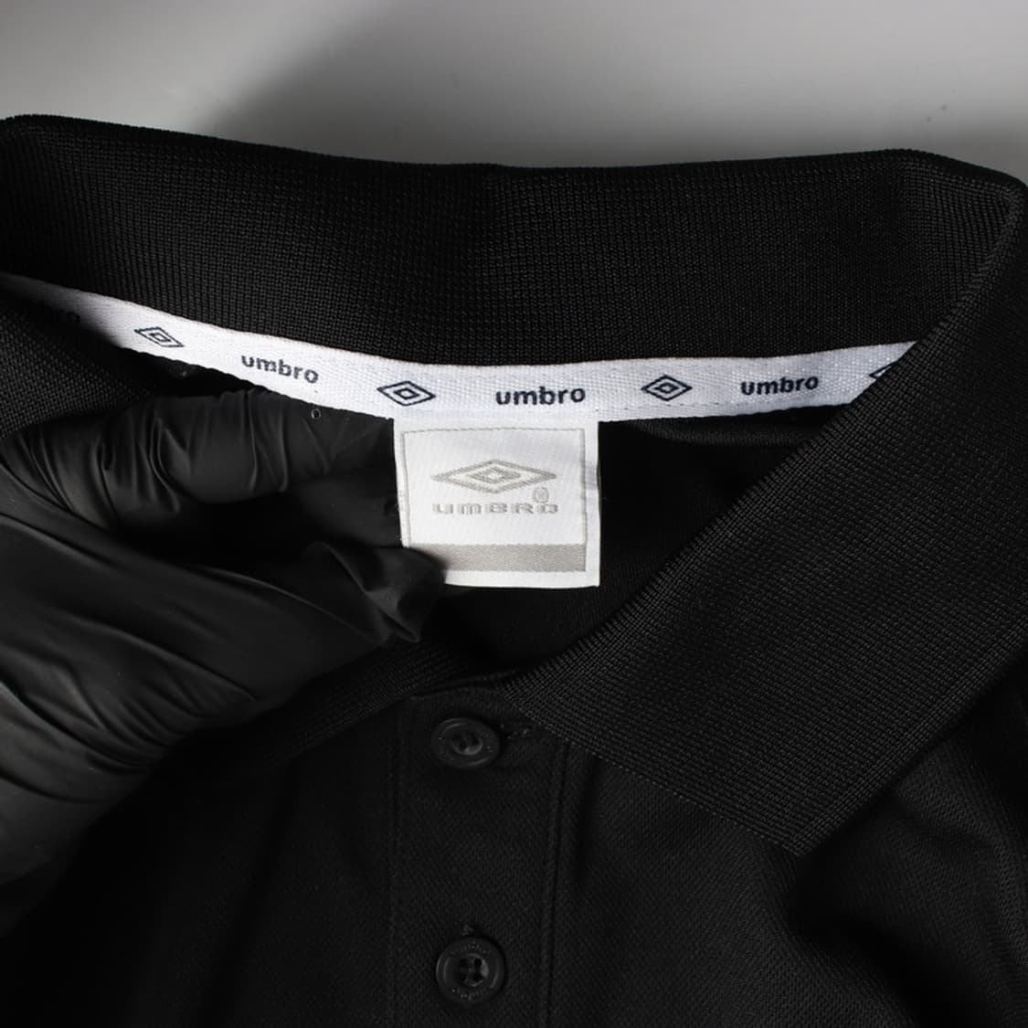 엄브로 블랙 화이트 배색 긴팔 카라티 XL 상품이미지5