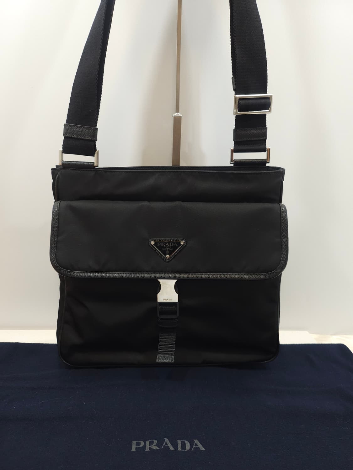 프라다 리나일론 및 사피아노 가죽 숄더백 상품이미지1