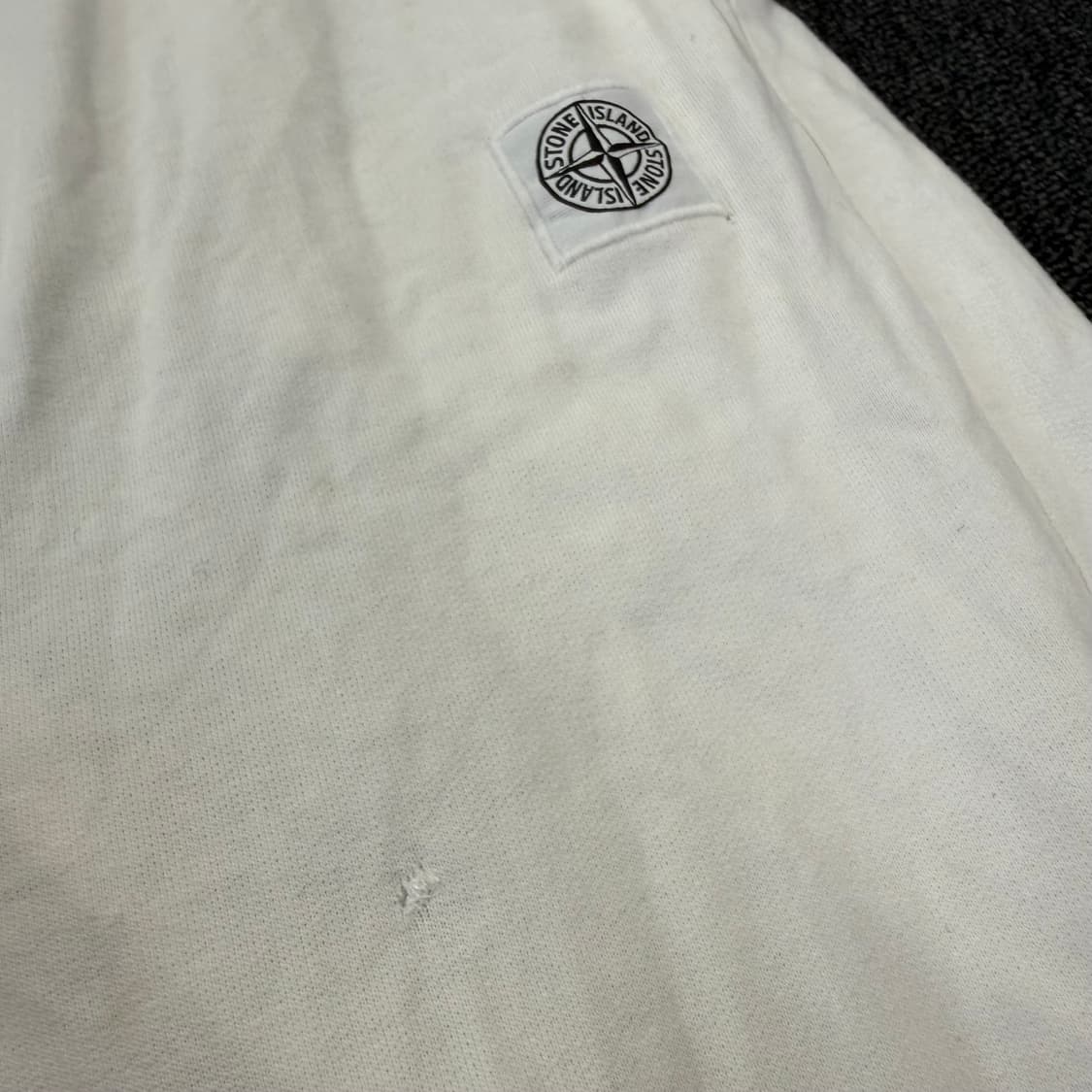스톤아일랜드 화이트 자수패치 조거팬츠 상품이미지8
