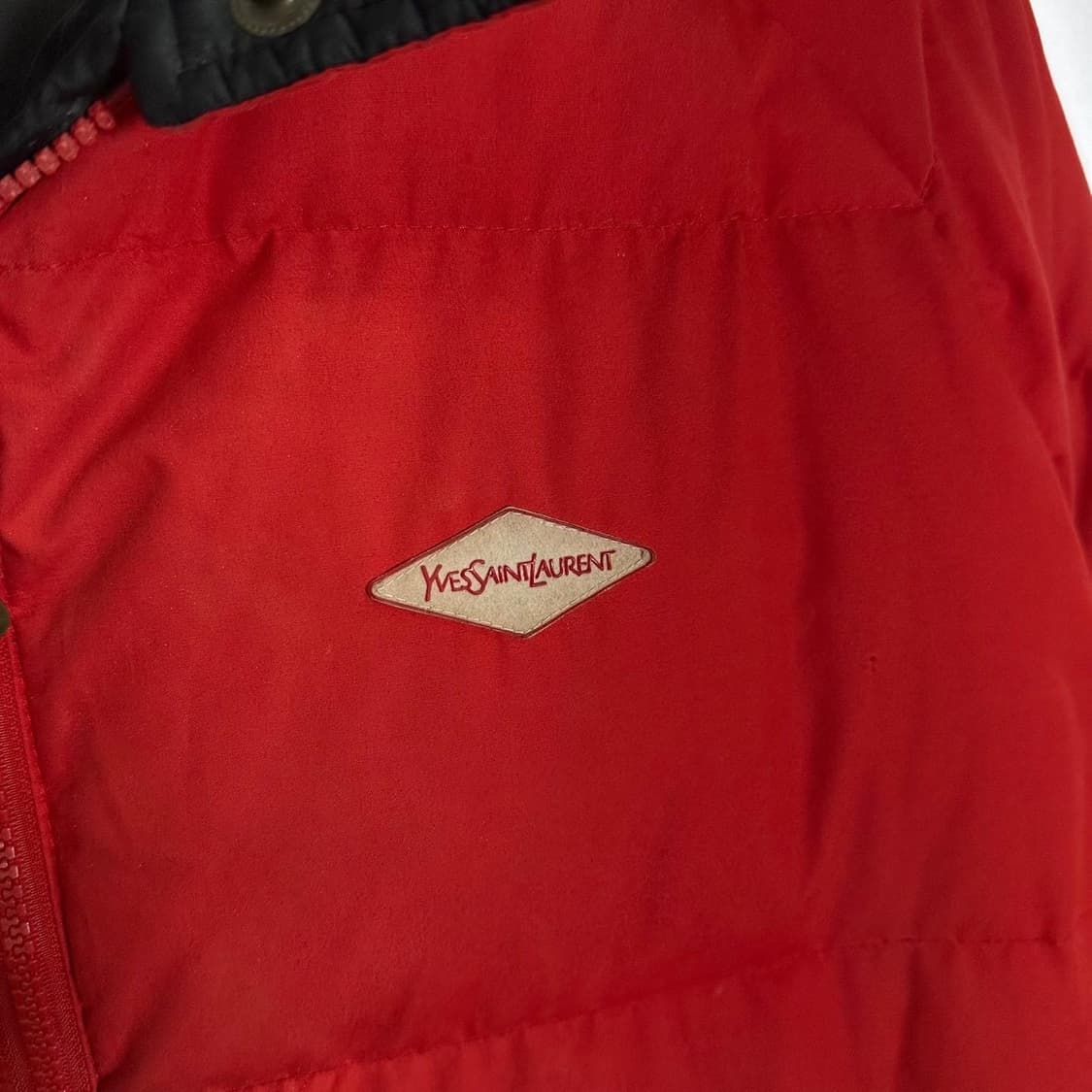 입생로랑 80‘s 로고 패치 덕다운 푸퍼 패딩 상품이미지5