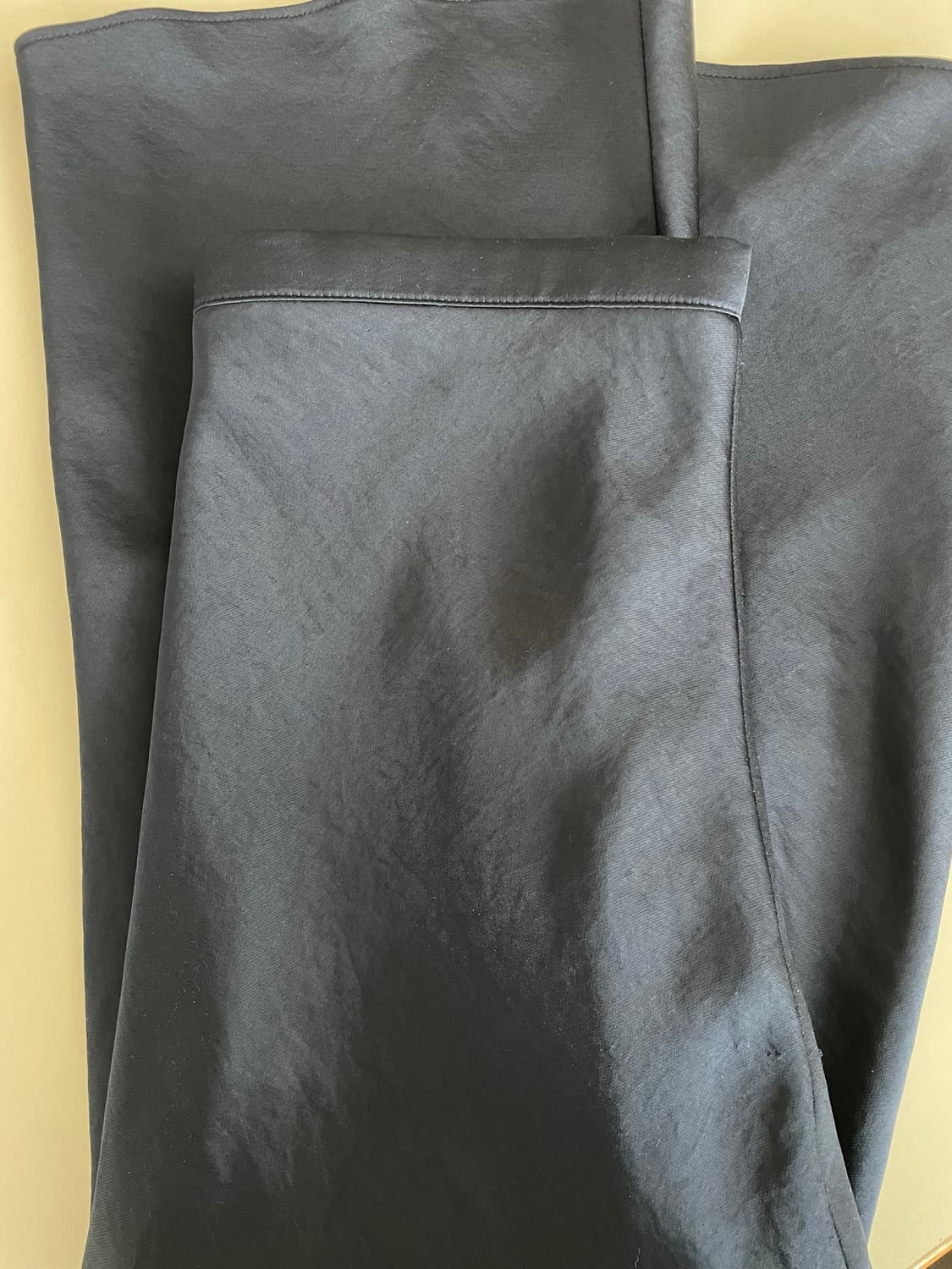 CTD 커넥팅더닷 새틴 스커트  상품이미지2