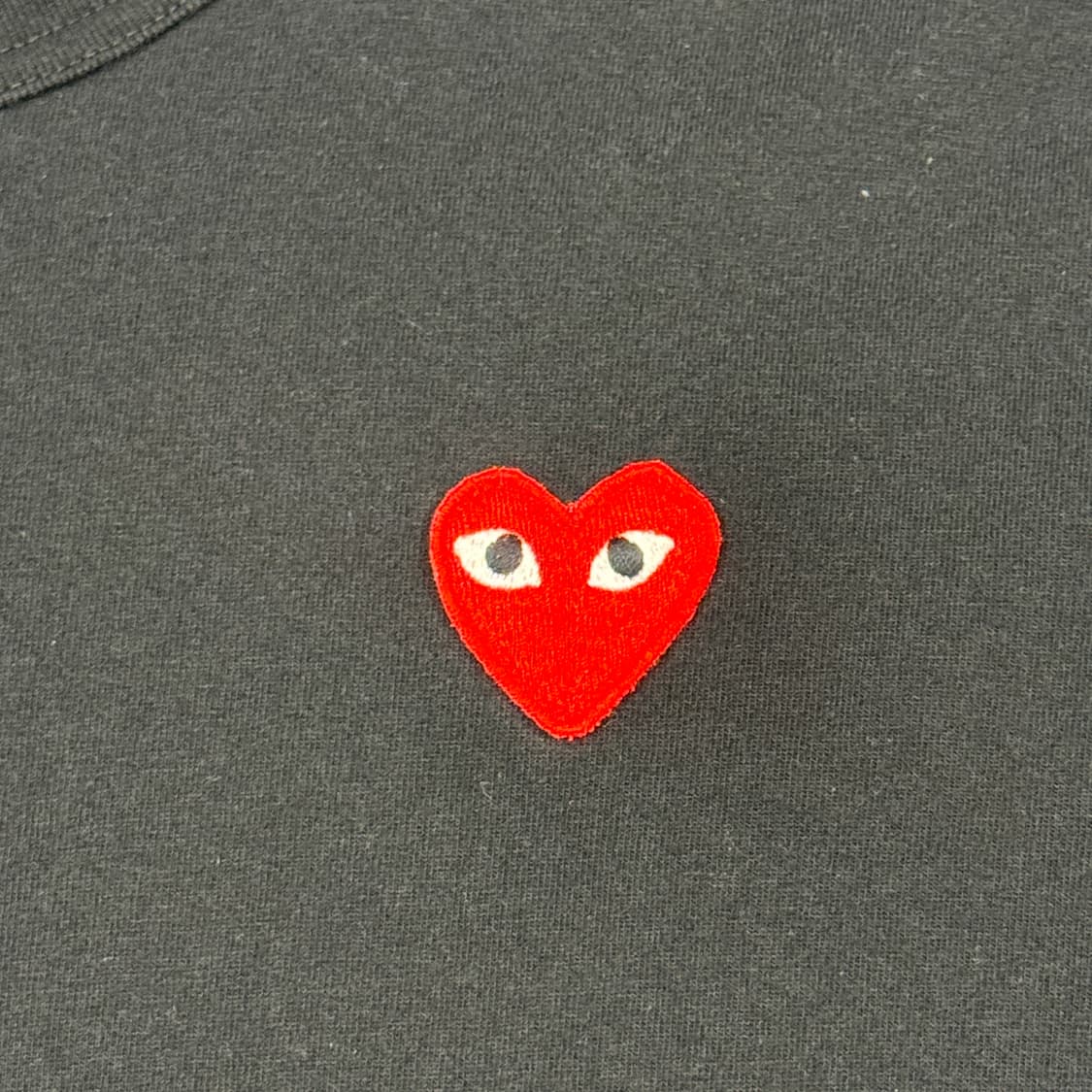 XL) 꼼데가르송 플레이 하트 와펜 롱 슬리브 티셔츠 블랙 상품이미지4