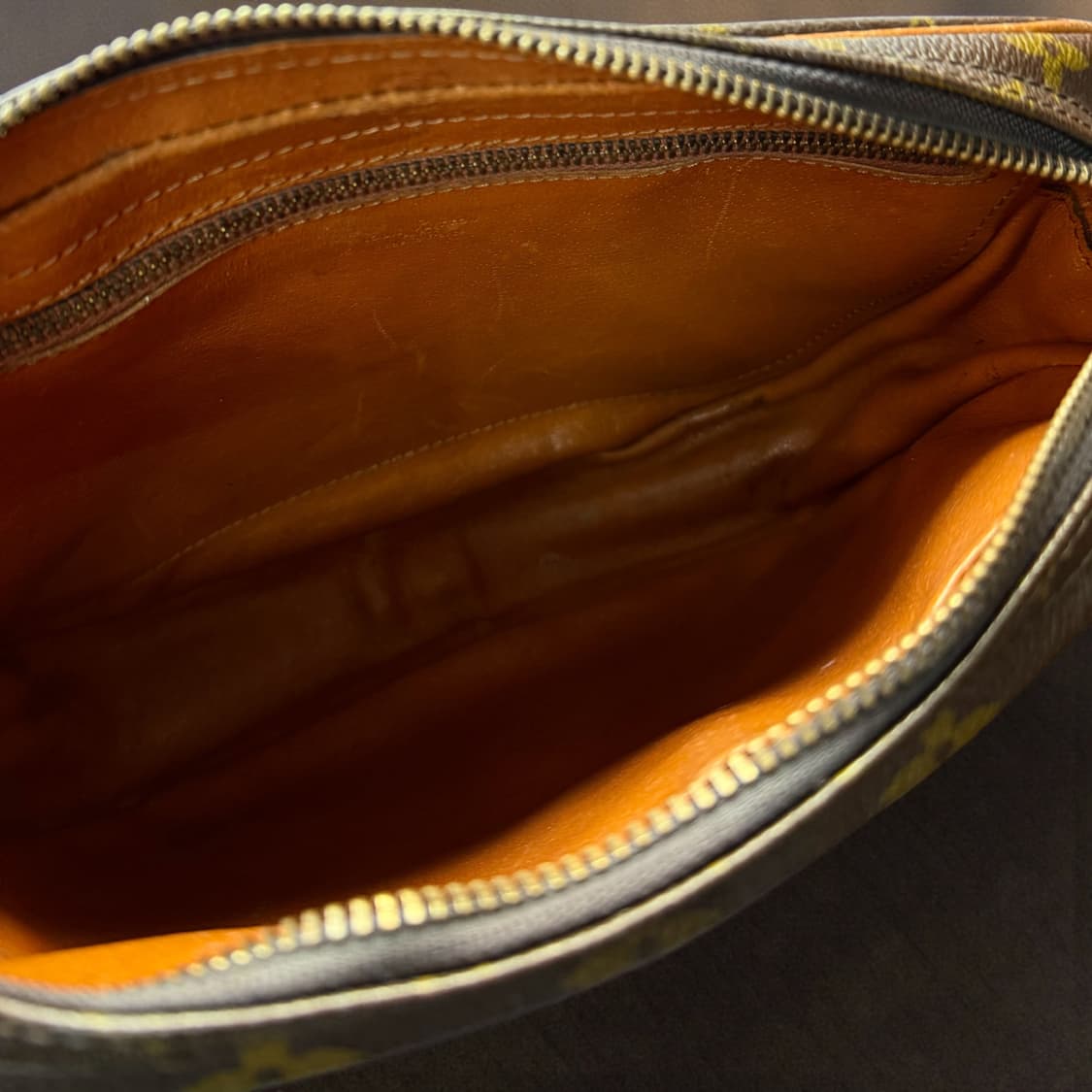 루이비통 모노그램 다미에 젠느빌 반달 크로스백 상품이미지8