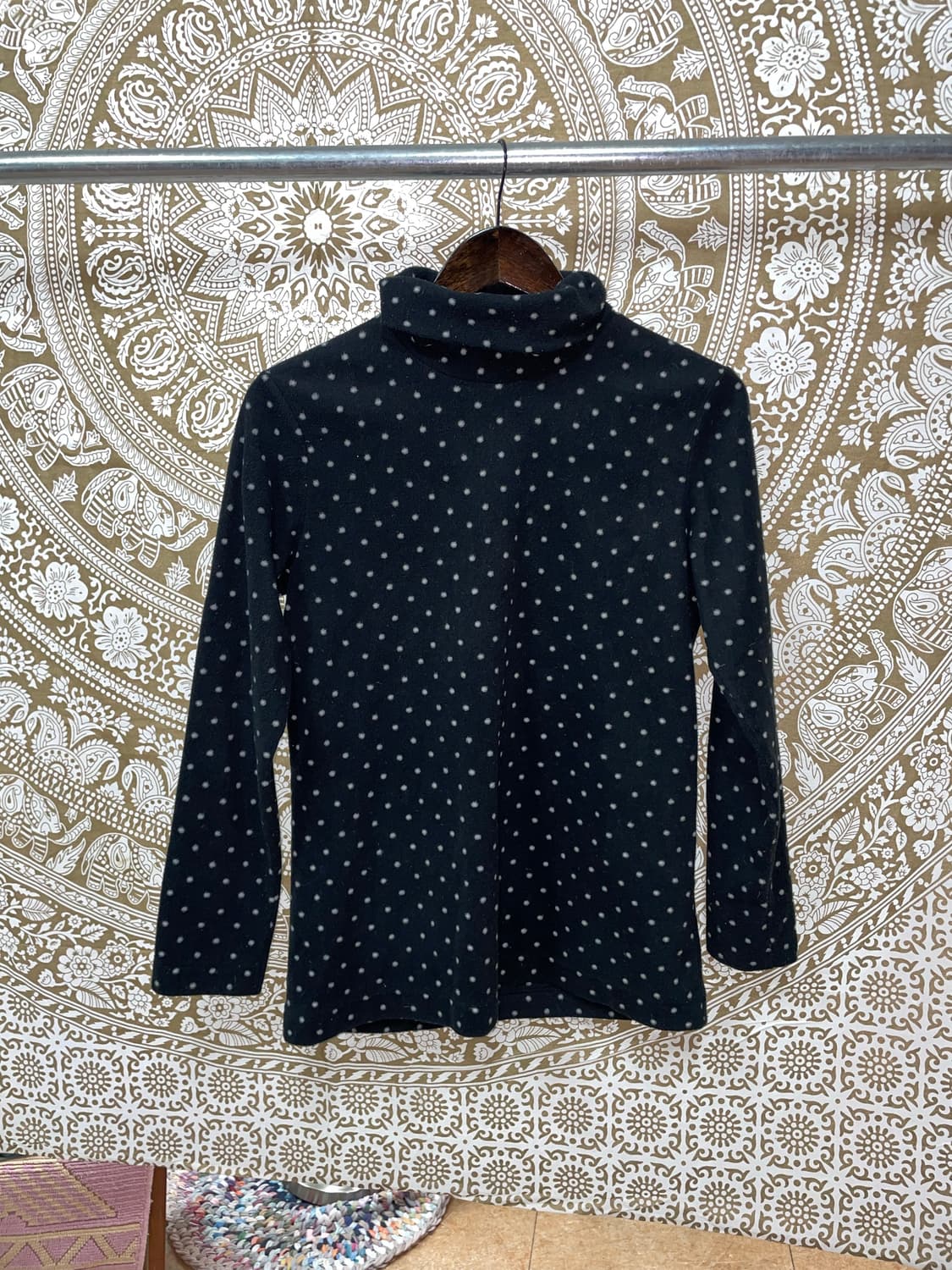 유니클로 여성 후리스 도트 목폴라 긴팔 티  상품이미지1