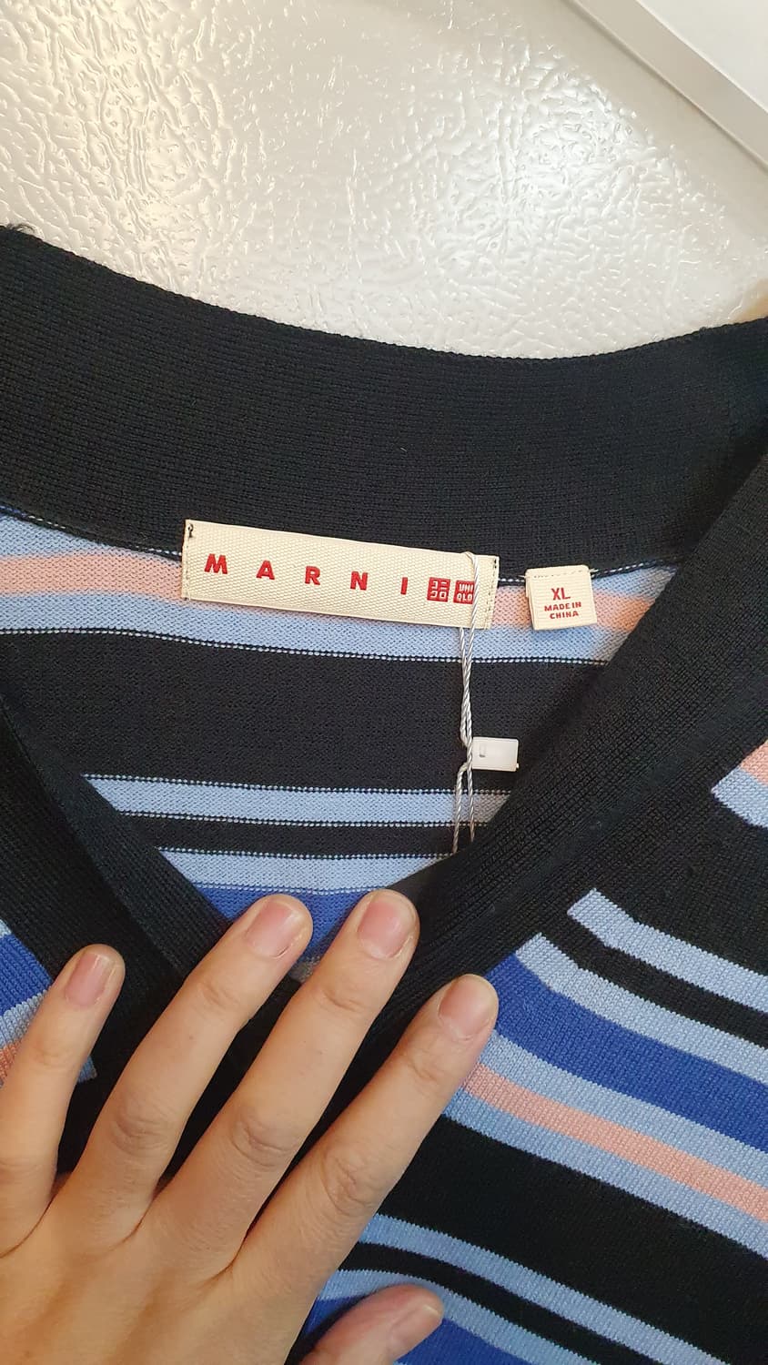 마르니 유니클로콜라보 가디건XL
상태깨끗좋아요 
이뻐요
봄가을입기좋아요  상품이미지3