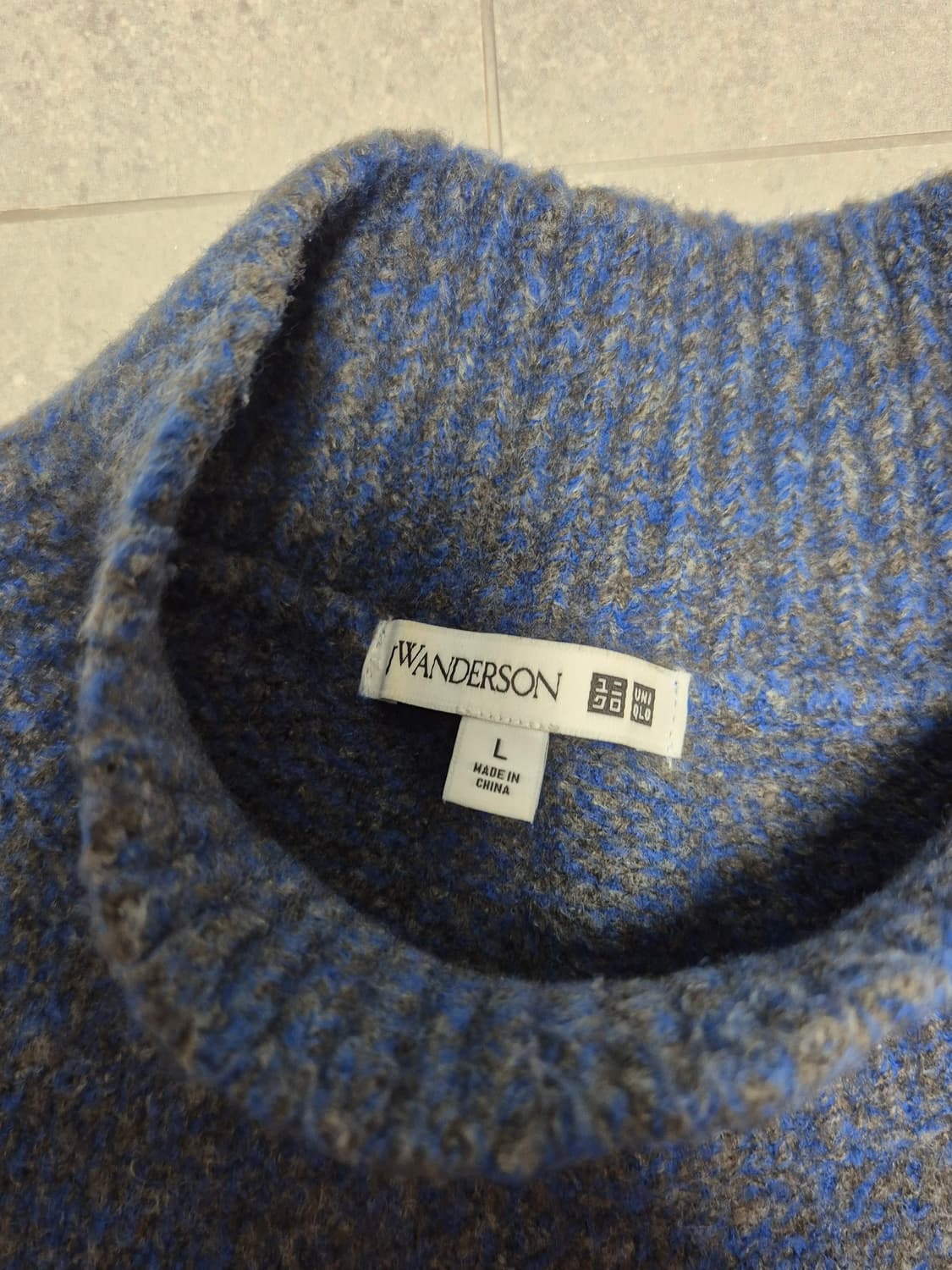 유니클로 JW앤더슨 수플레얀 모크넥 스웨터 L 상품이미지3