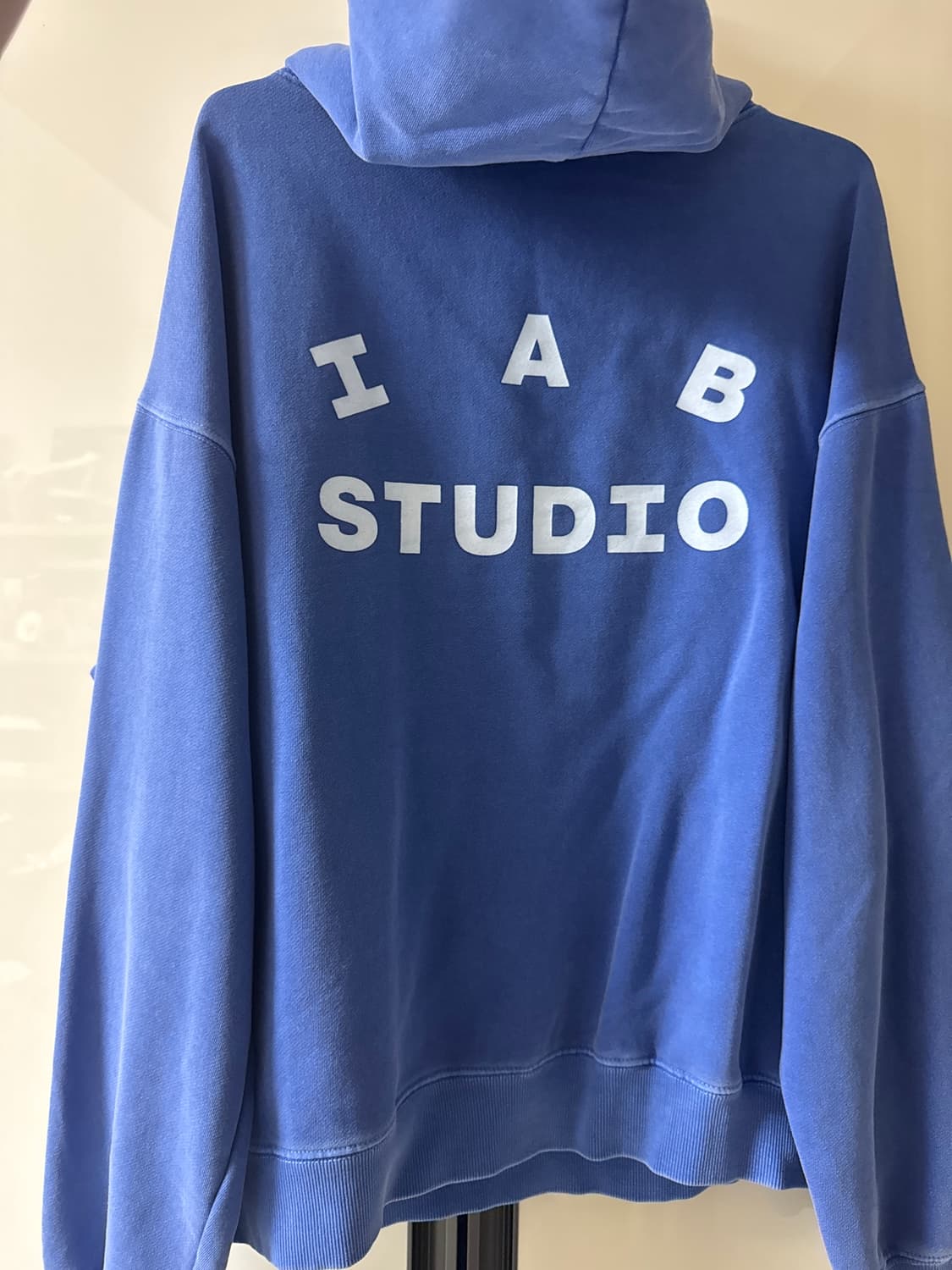 아이앱 22fw 로얄블루 후드티 L 상품이미지3