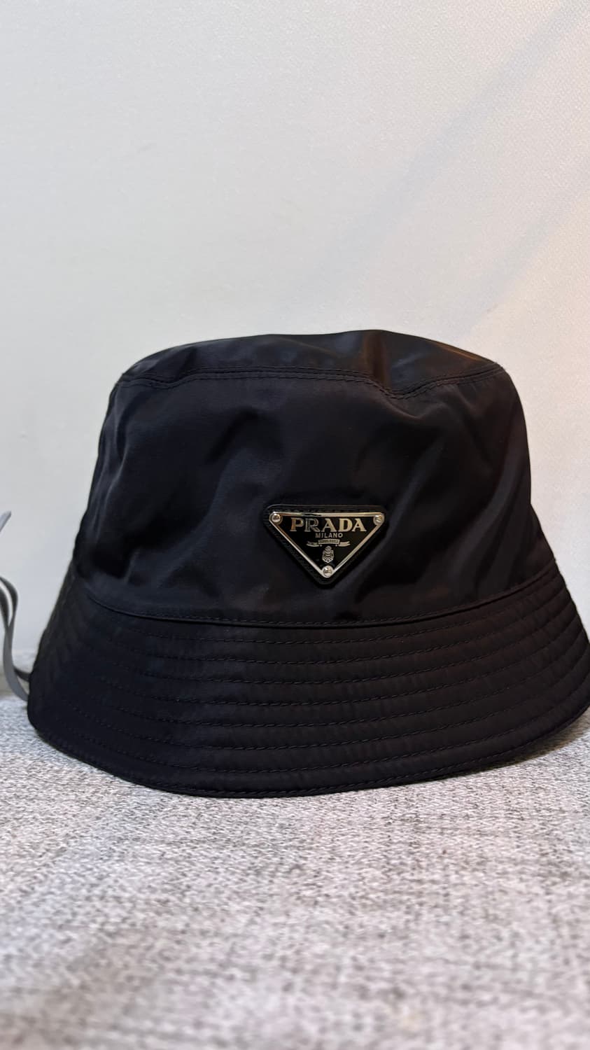 프라다 버킷햇 상품이미지1