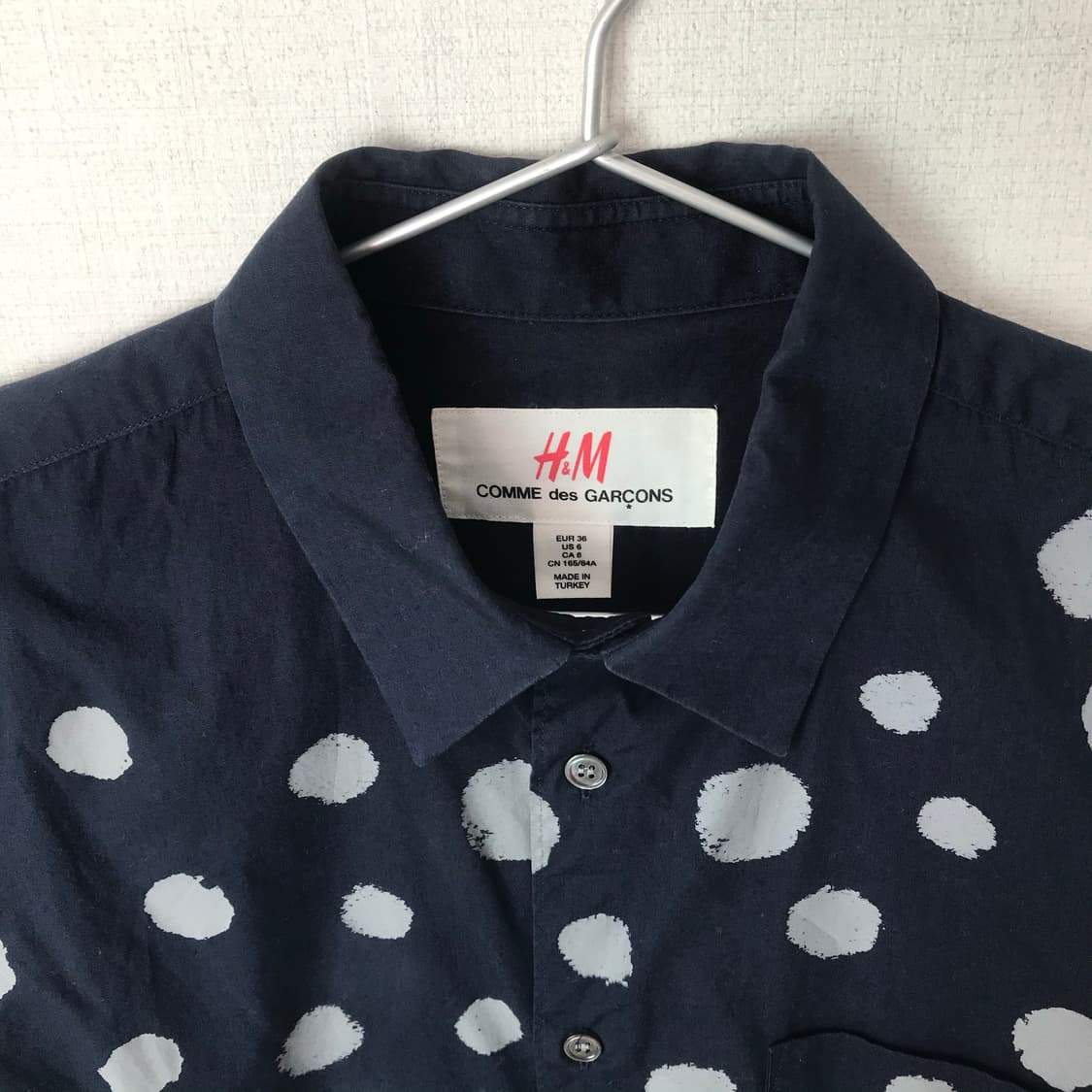 꼼데가르송 X H&M 도트 네이비 셔츠  상품이미지5