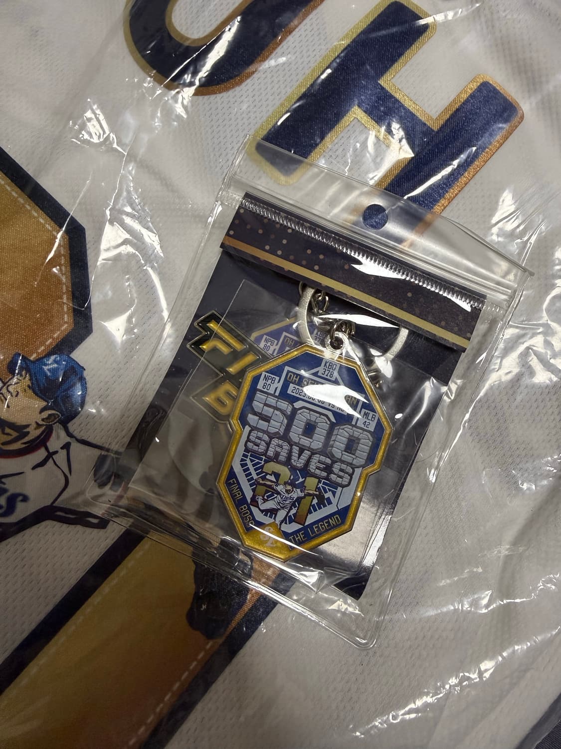 [미개봉] 오승환 500 세이브 기념 유니폼 110 & 키링 상품이미지3