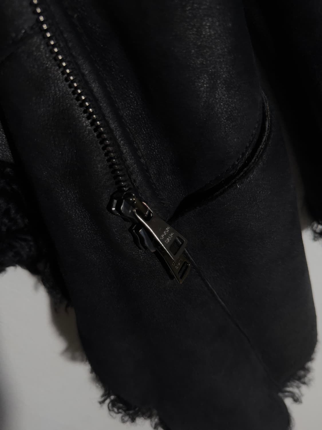 조르지오브라토 사선지퍼 하이넥 드레이프 무스탕 상품이미지6