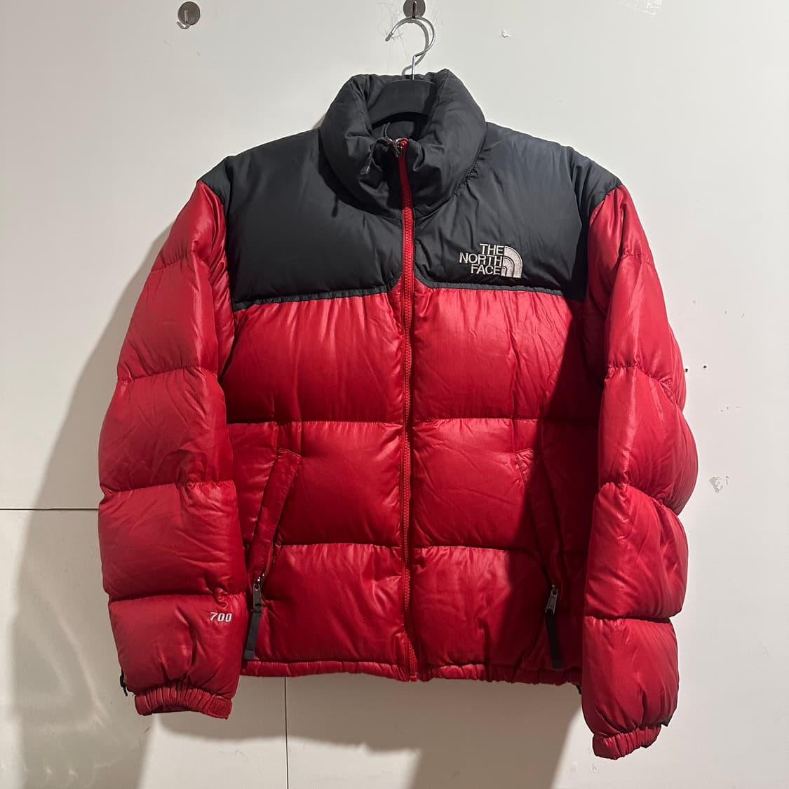 노스페이스 눕시 레드 패딩 상품이미지1