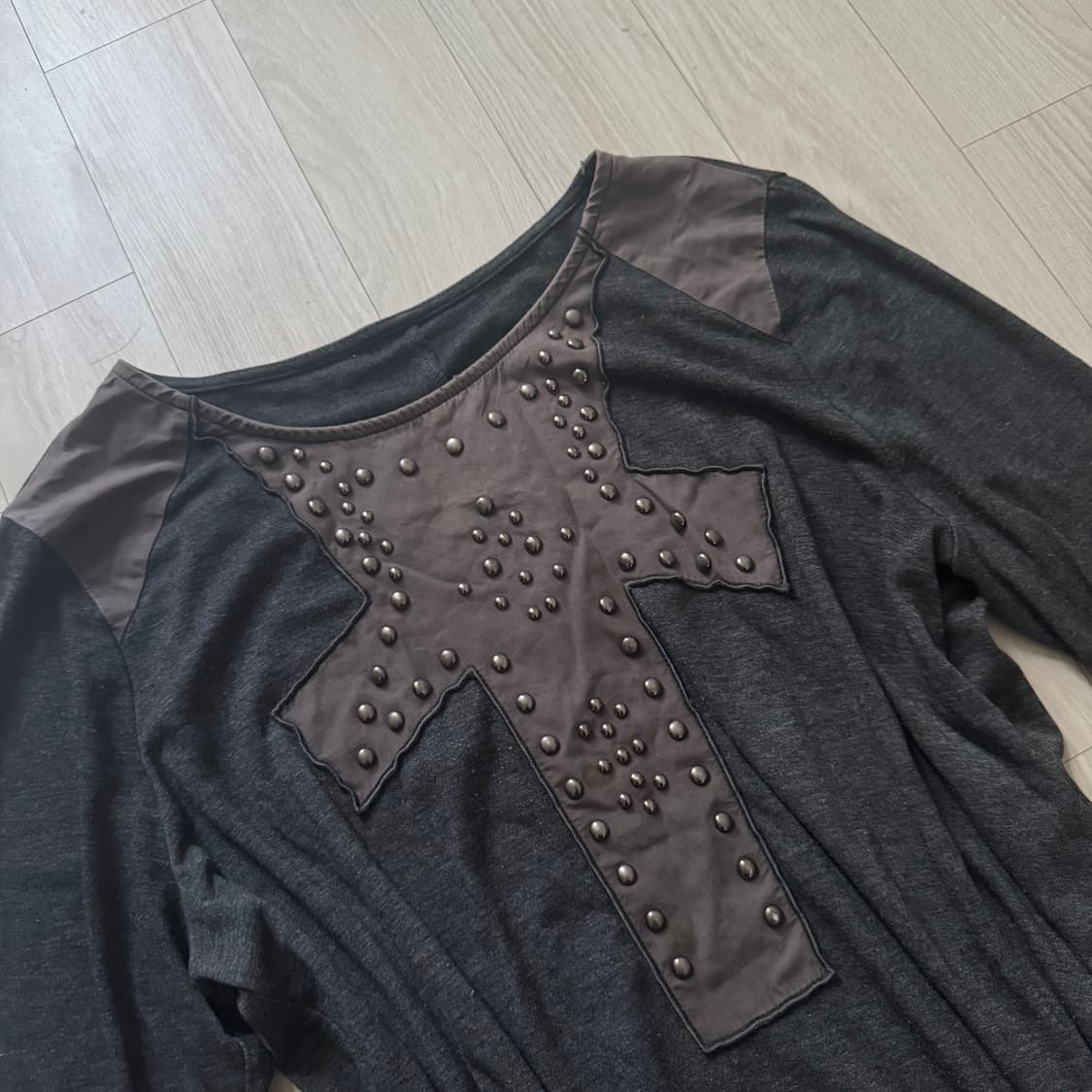 아카이브 락시크 스터드 십자가 트임 롱슬리브 긴팔 펑크 y2k 상품이미지2