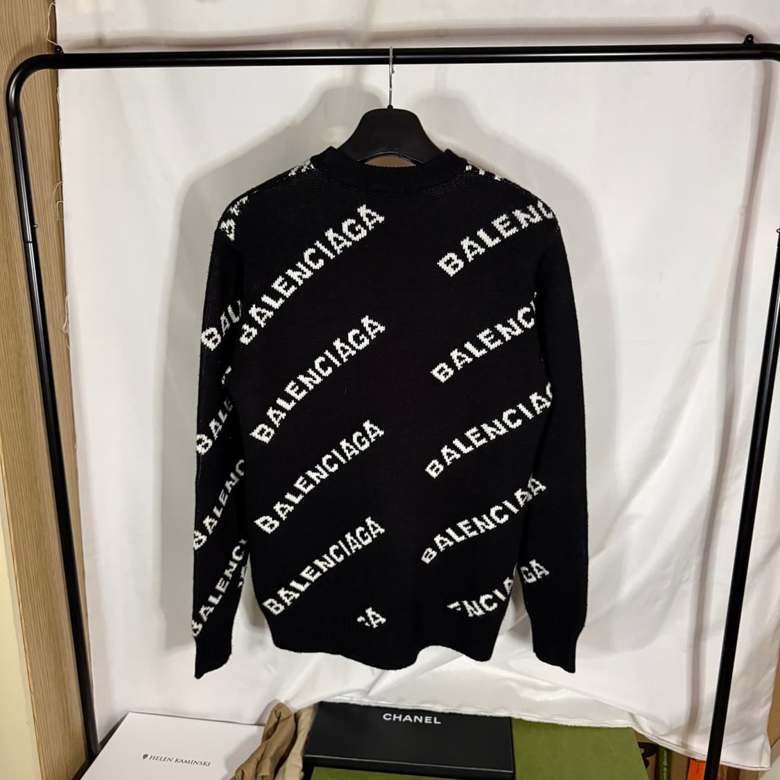 발렌시아가 올오버 멀티로고 스웨터 블랙 니트 상품이미지5