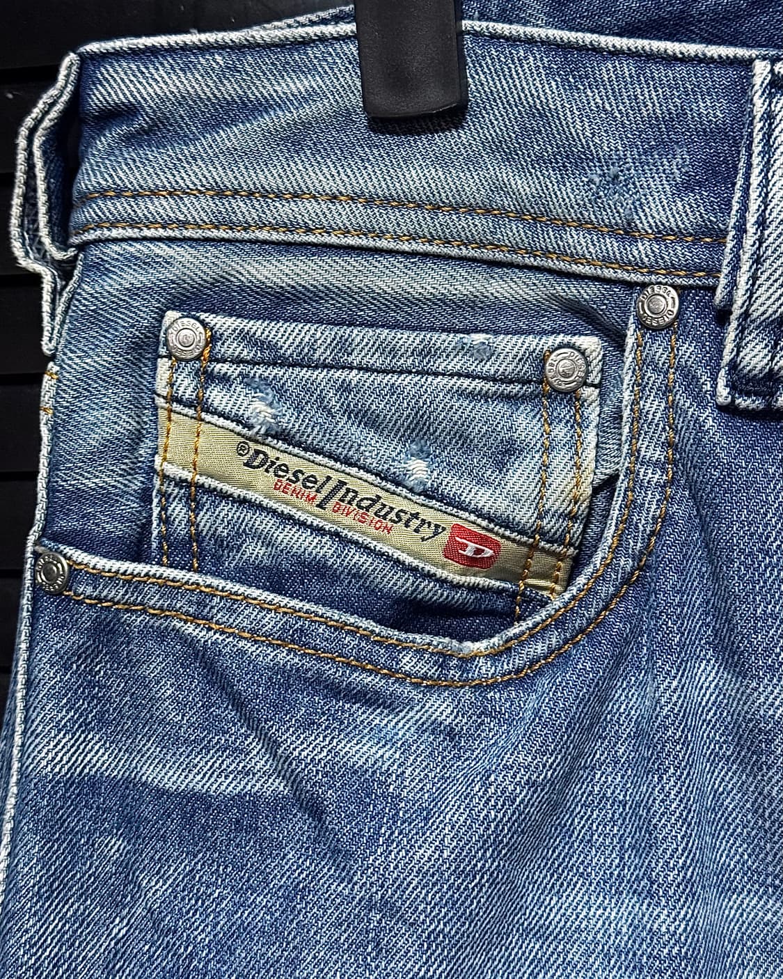 디젤 ZATINY 자타니 샌드 워싱 데님 찢청 30 명품 일자핏 워크팬츠 상품이미지3