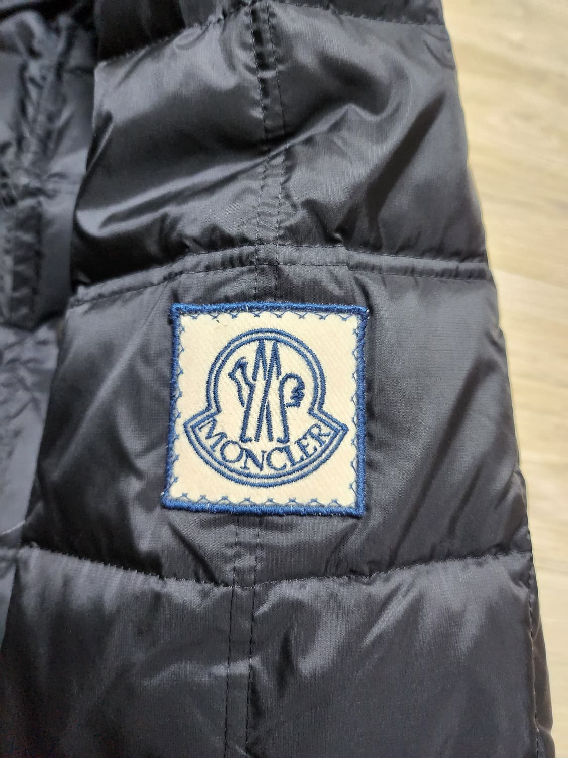 몽클레어 감마블루 나일론 다운 코트 상품이미지3