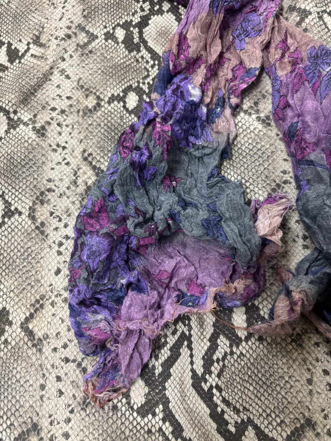 “Vintage” Purple Oriental Scarf 상품이미지4