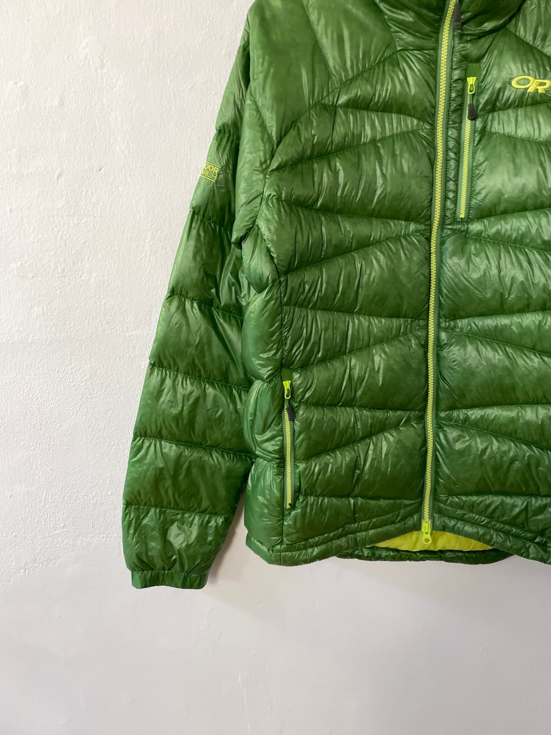 아웃도어 리서치 경량 패딩  상품이미지3