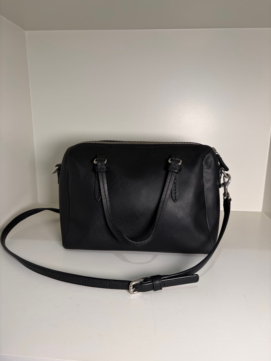 코치 블랙 가죽 크로스백 상품이미지2