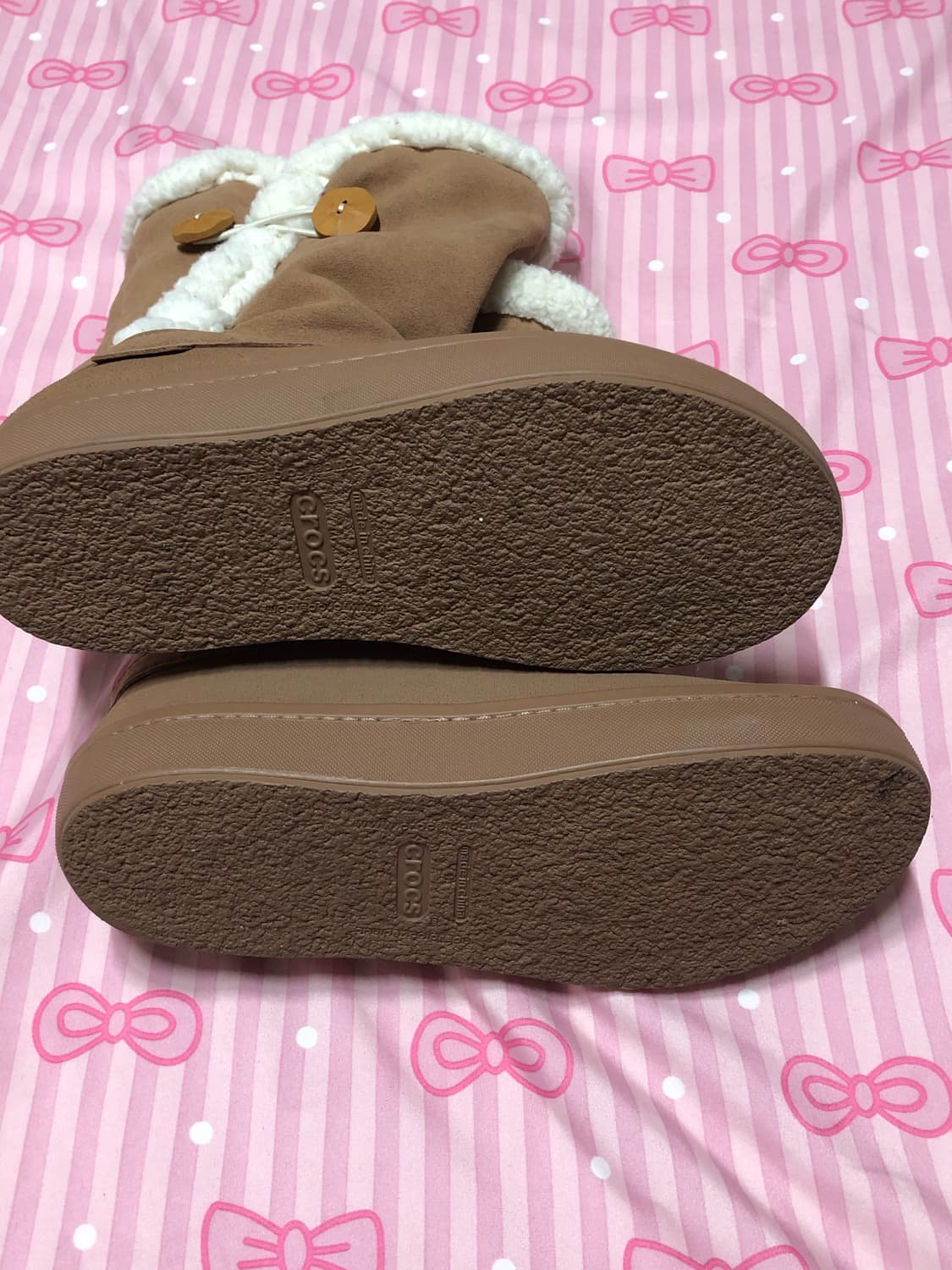 크록스 스웨이드 코코아 양털 버튼 부츠 상품이미지4