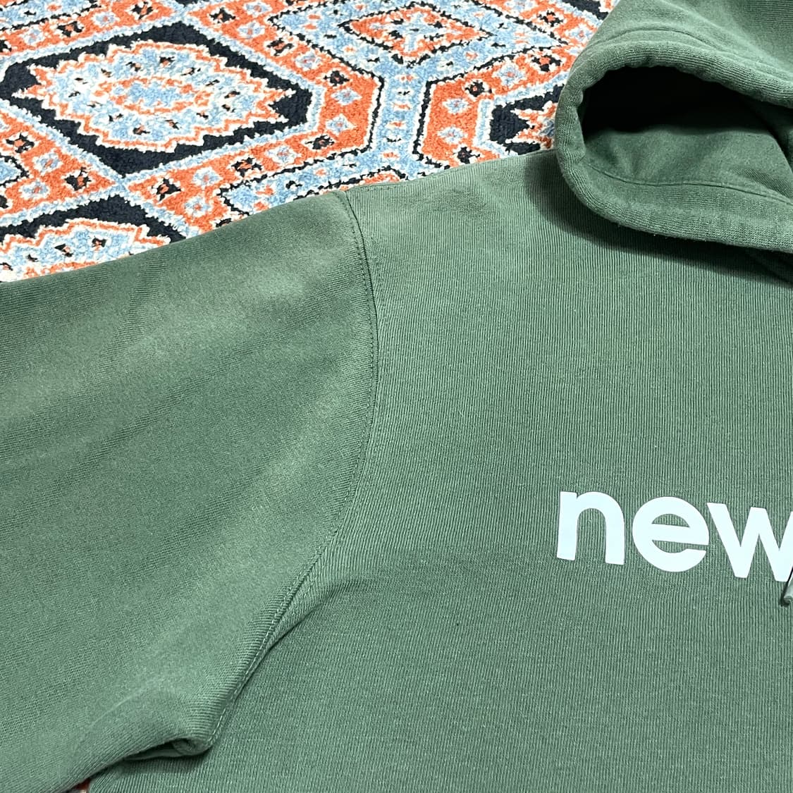 뉴발란스 스펠로고 카키 기모 후드티셔츠 남성M 상품이미지5