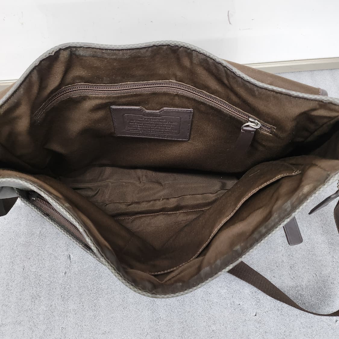 코치 남성용 가죽재질 메신저백  상품이미지9