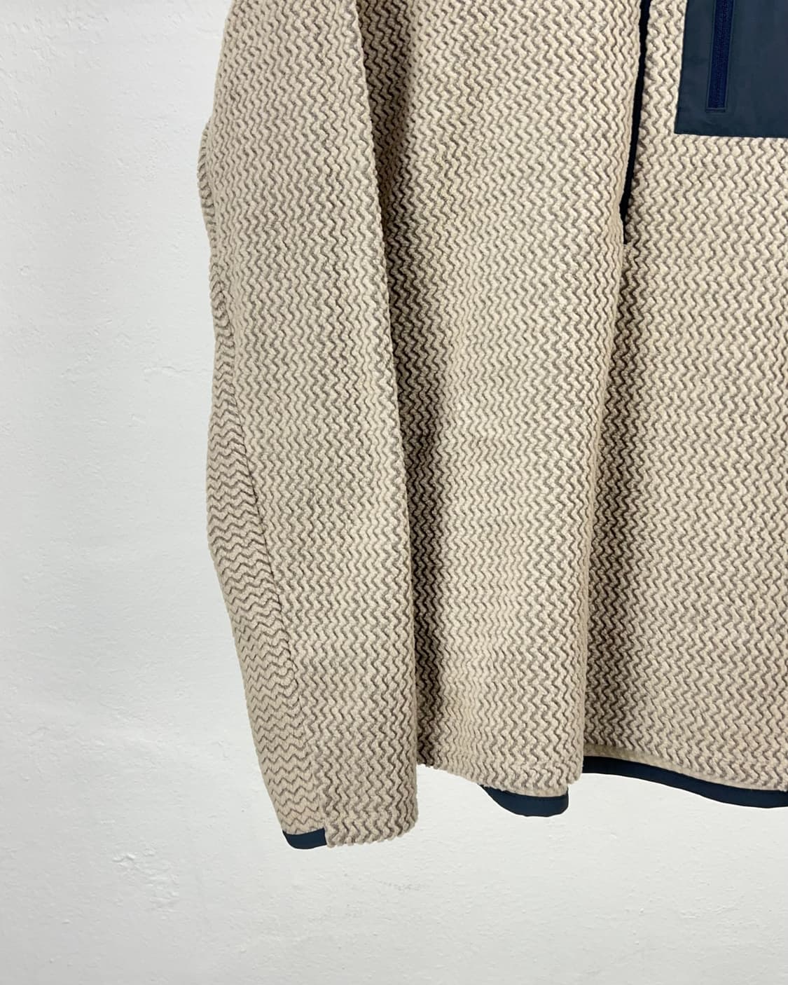 파타고니아 24fw r1 에어 탄 집 넥 오버 플리스 상품이미지4