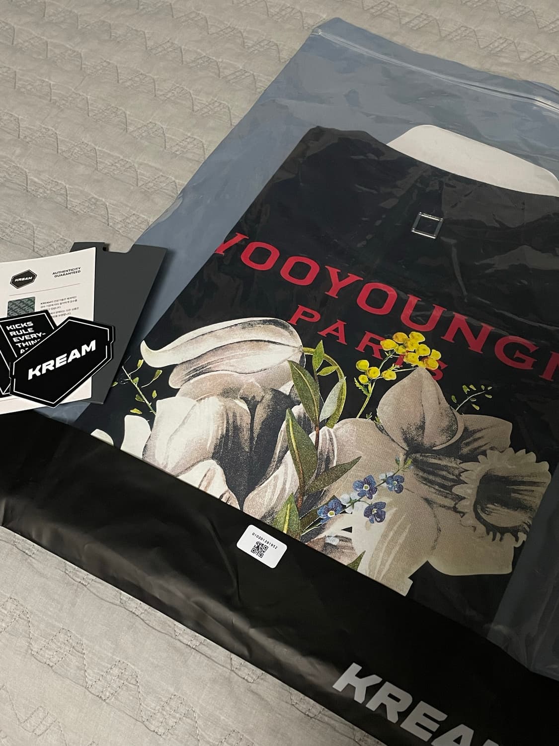 우영미 22ss 네이비 발색 플라워 티셔츠 52 상품이미지2