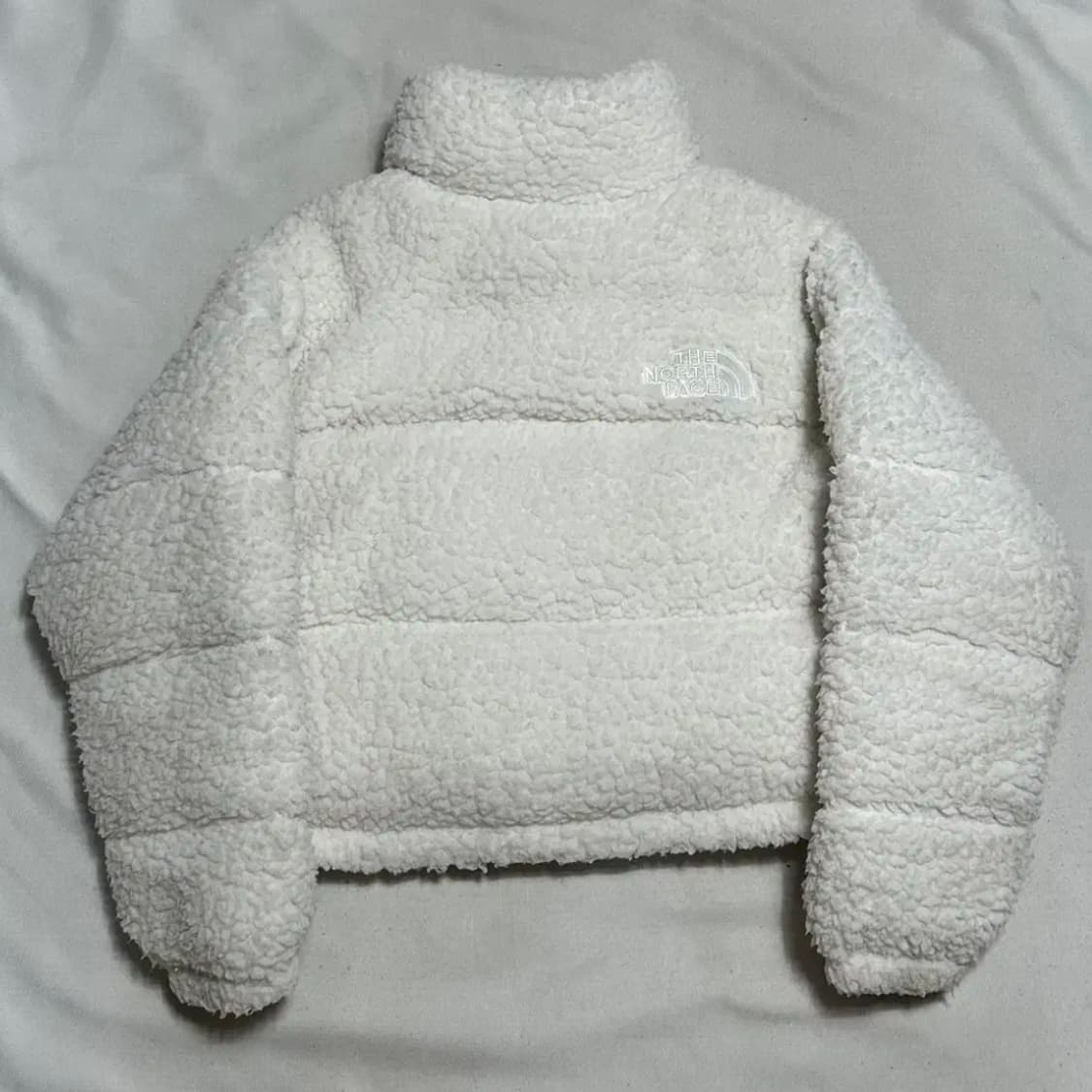 노스페이스 여성용 쉐르파 눕시 뽀글이 패딩 상품이미지3