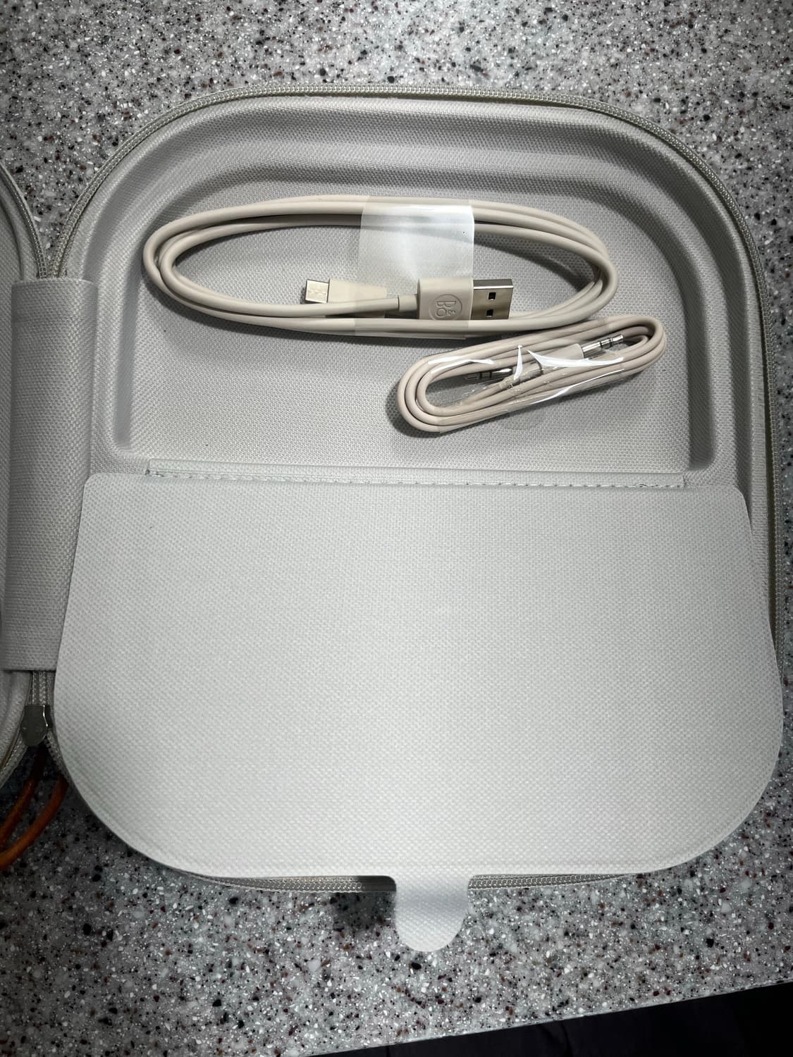 뱅앤올룹슨 베오플레이 HX (Beoplay HX) 상품이미지8