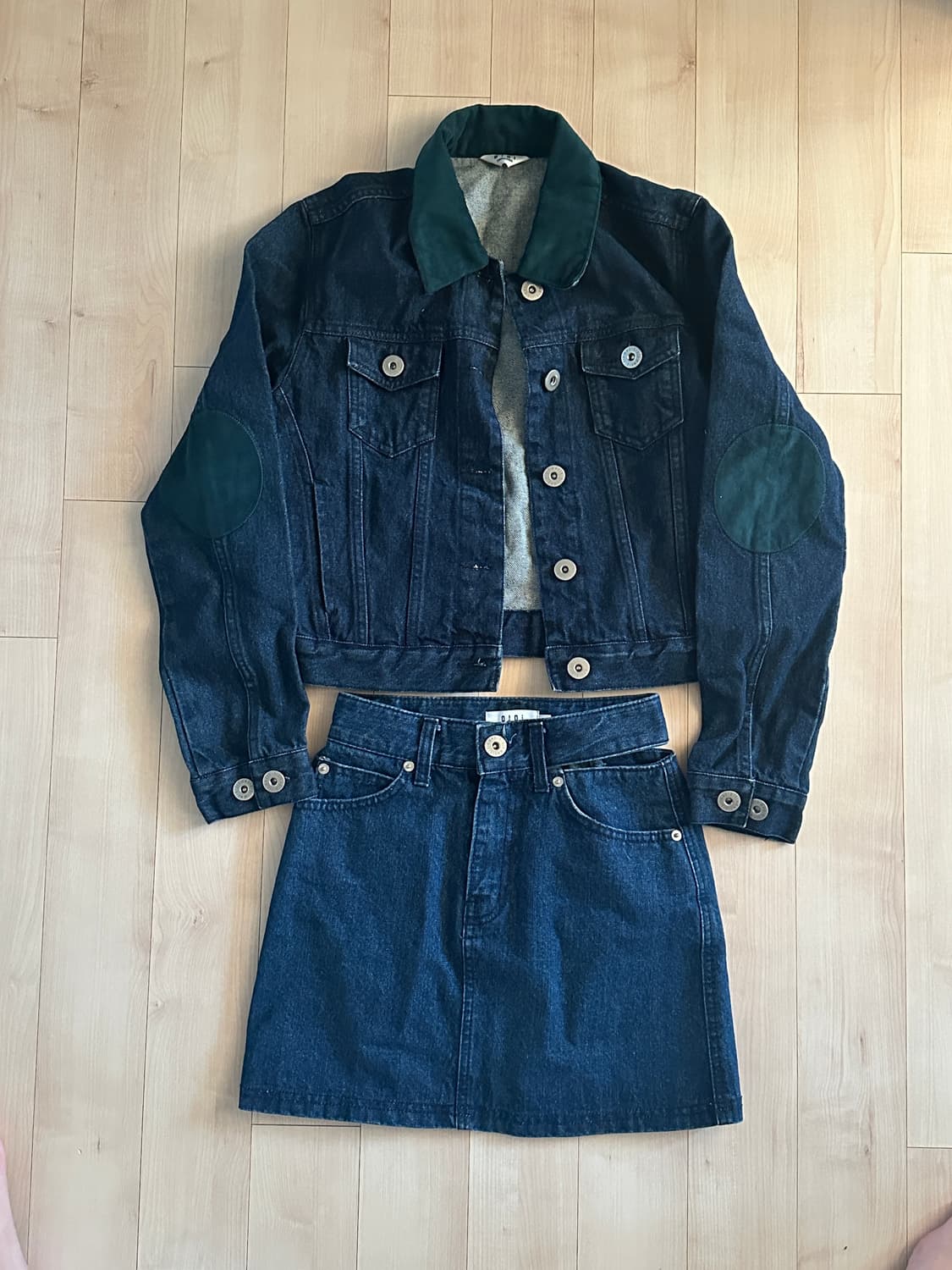 오아이오아이 oioi 데님 셋업 (숏자켓,미니 스커트) 상품이미지1