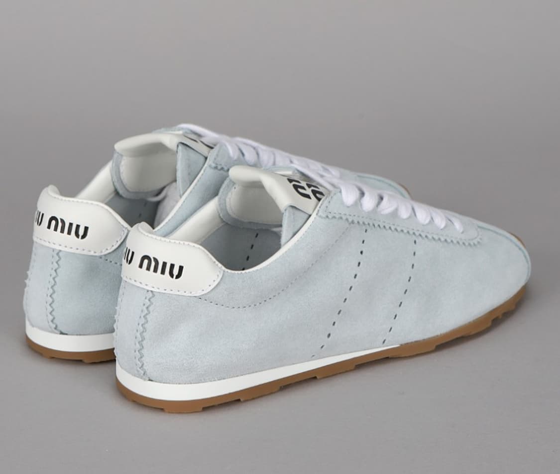 미우미우 Miu Miu 플룸 스웨이드 가죽 스니커즈 상품이미지1
