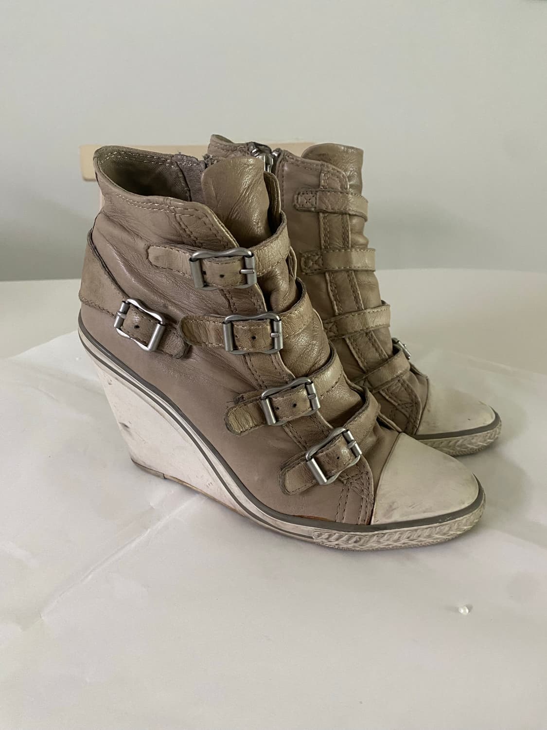 Ash 베이지 웨지스니커즈 상품이미지1