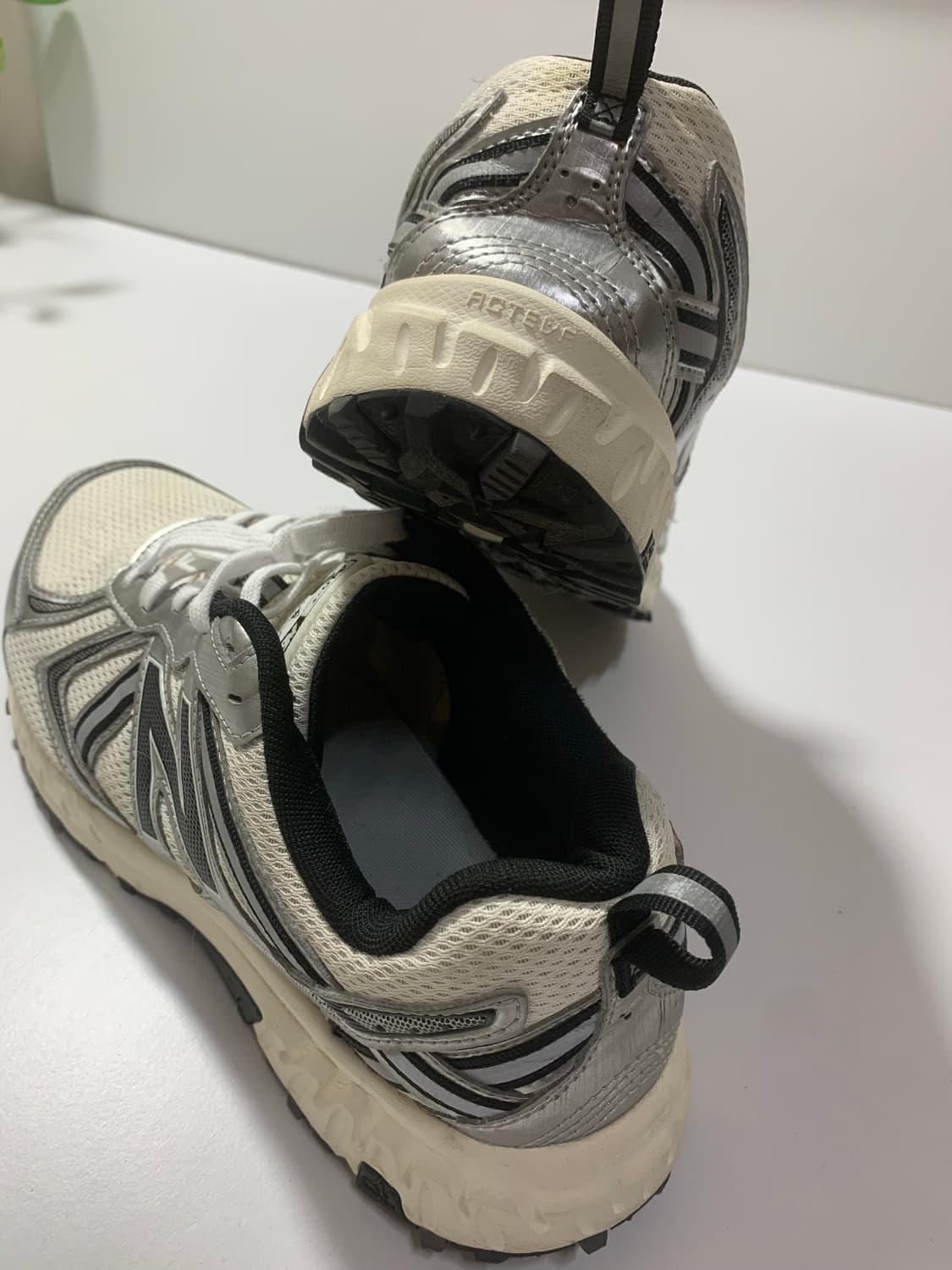 뉴발란스 410 v5 상품이미지7