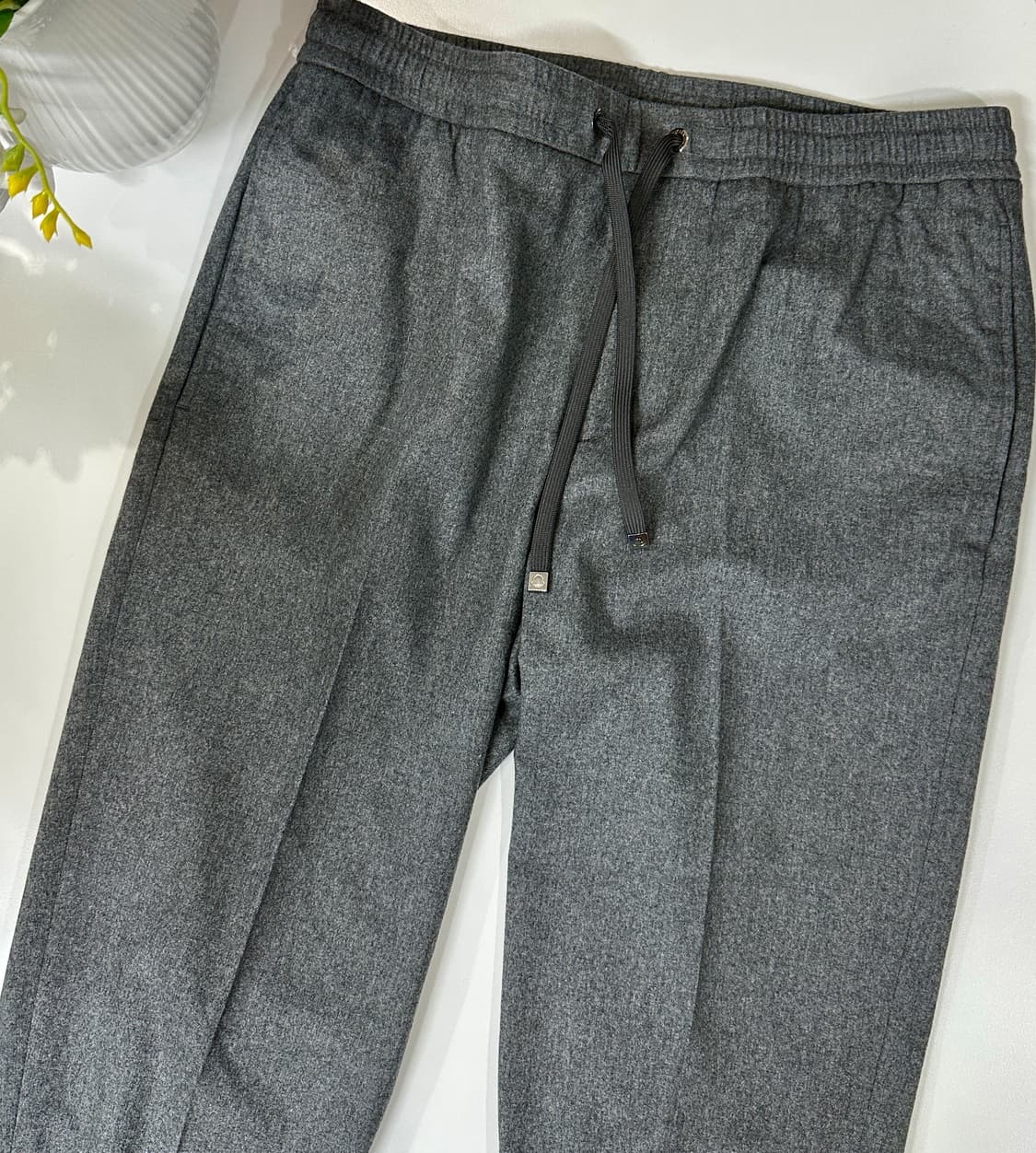 몽클레어 캐시미어 드로스트링 로고 조깅 팬츠 그레이 상품이미지6