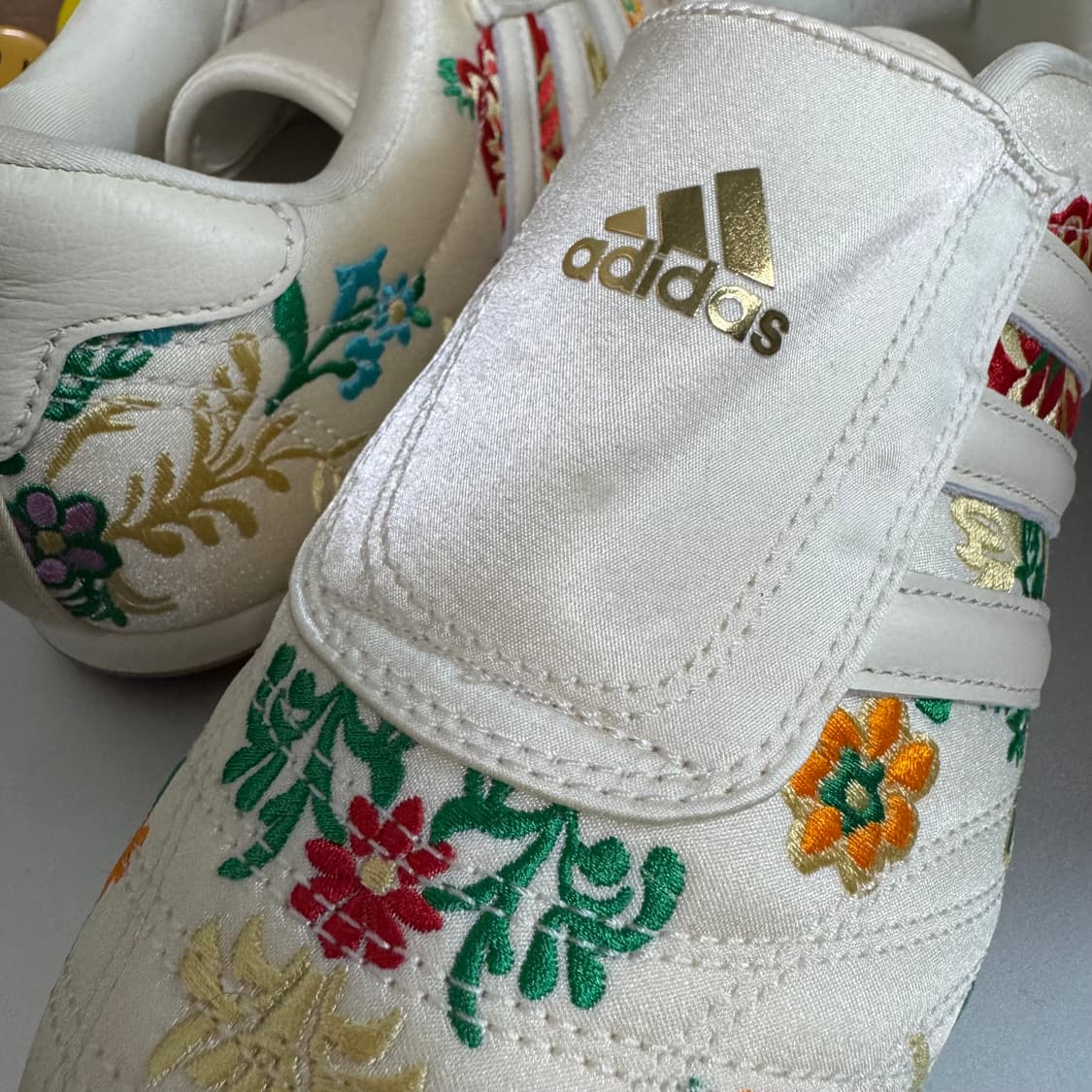 Adidas 아디다스 태권도 에크루 크림 새틴 플라워 자수 스니커즈 슈즈 상품이미지9