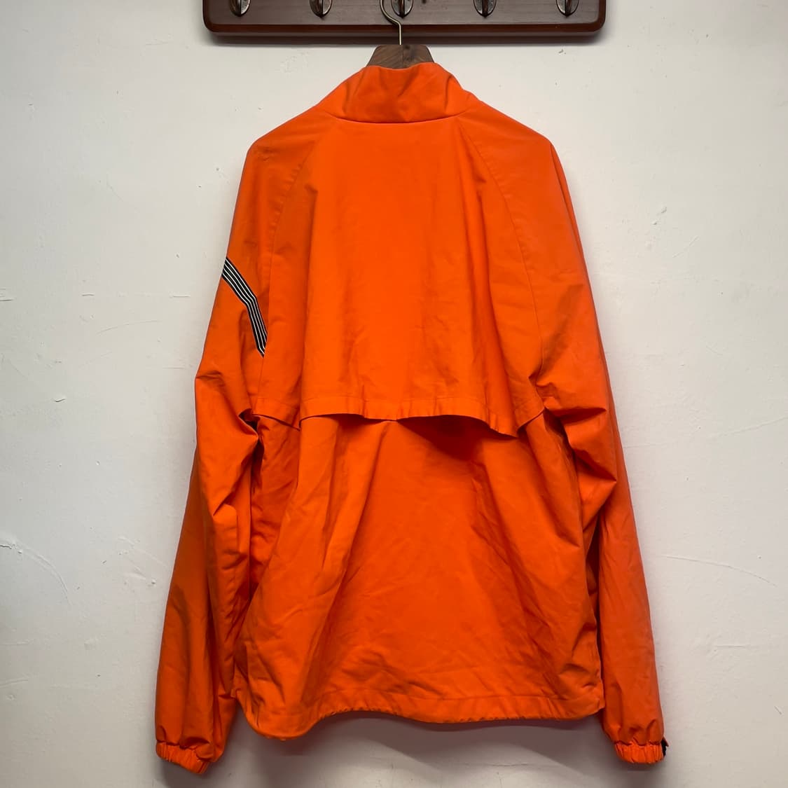 휠라 강원 FC 오렌지 바람막이 자켓   상품이미지4