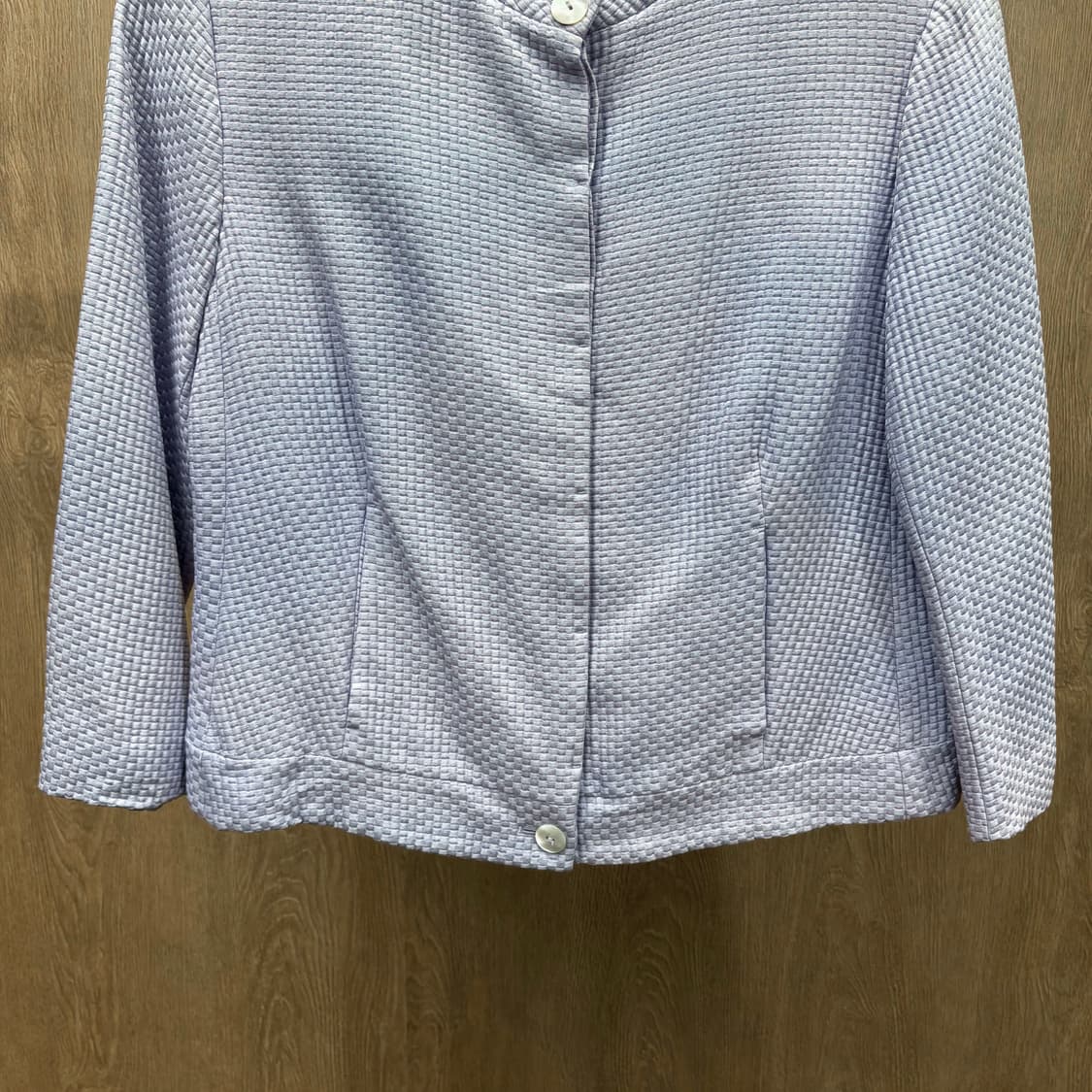 에르노 라운드넥 7부 세미 크롭 자켓 입체 조직 자개 버튼 디테일 퍼플 상품이미지5