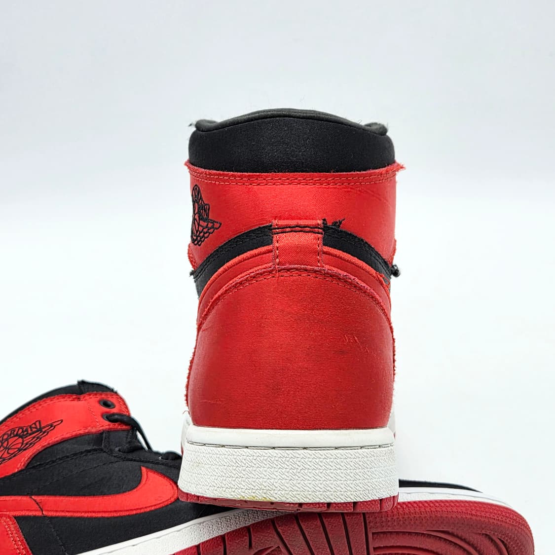  나이키 우먼스 에어 조던 1 레트로 하이 OG 사틴 브레드 (255) 상품이미지2