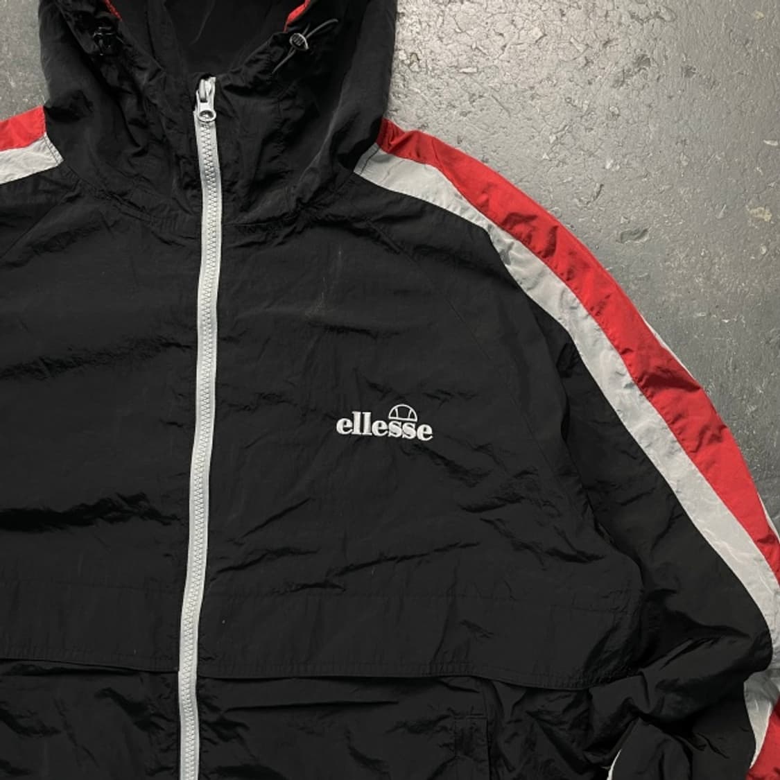 100 엘레쎄 올드스쿨 바람막이  상품이미지2