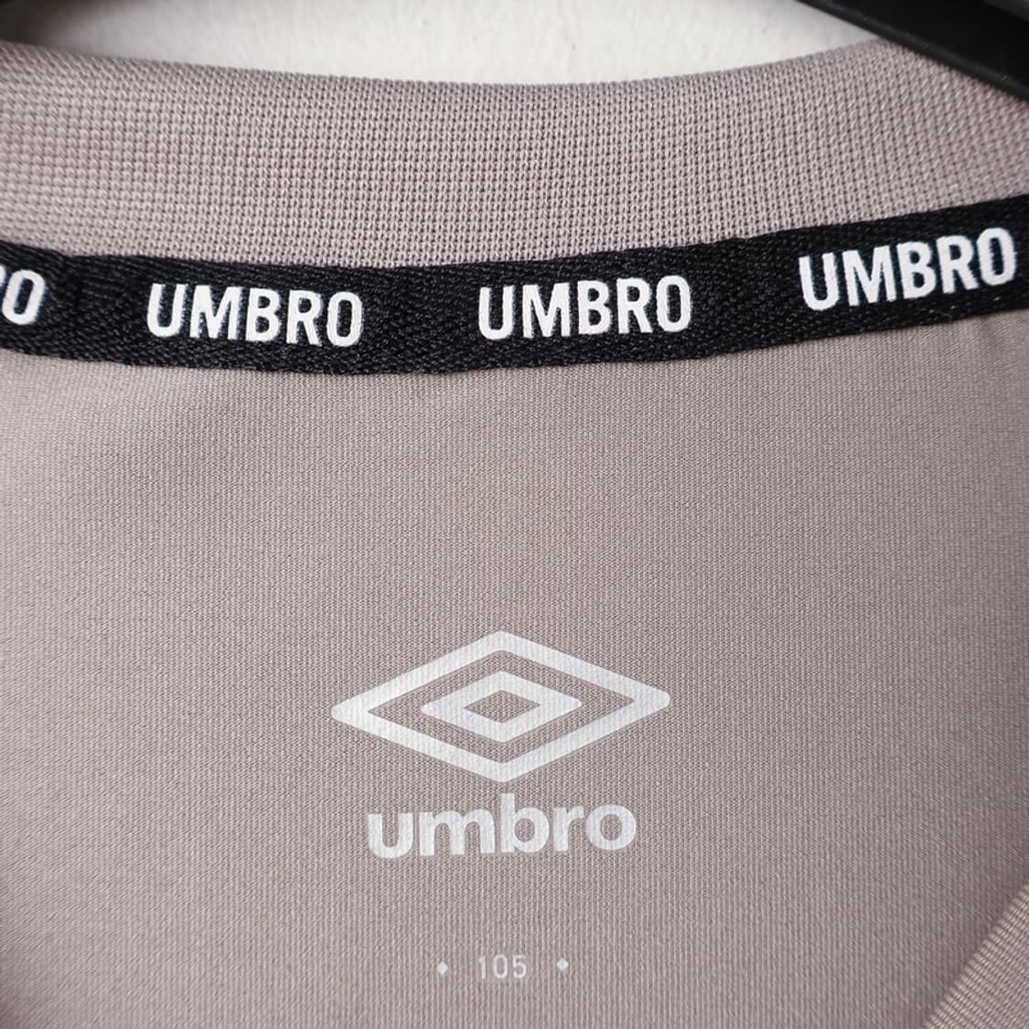 105/새상품 엄브로 성남FC 트레이닝 탑 상품이미지6