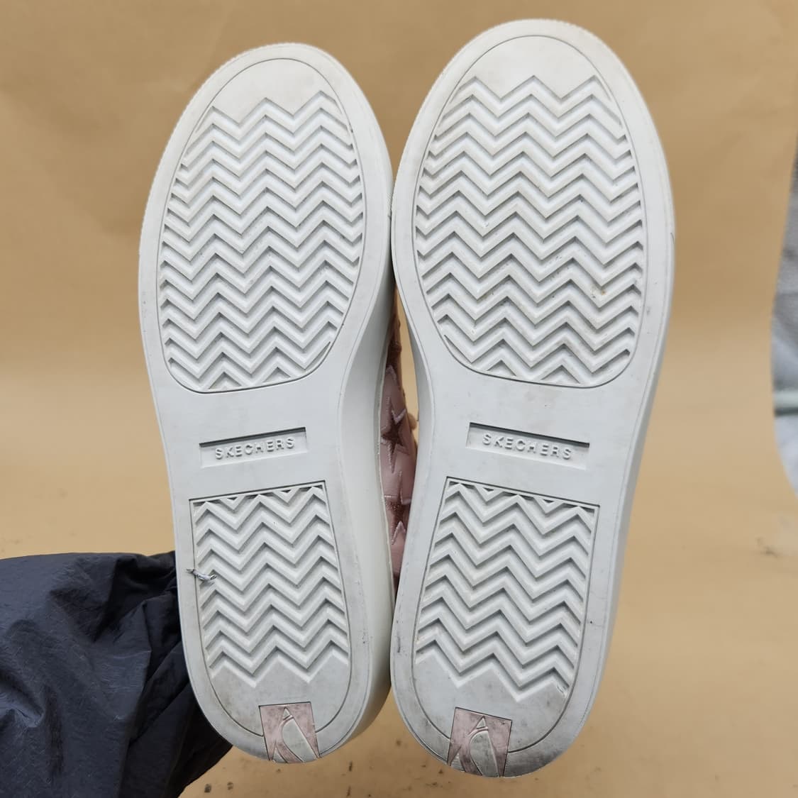 스케쳐스 사이드스트릿 여성운동화245 상품이미지3